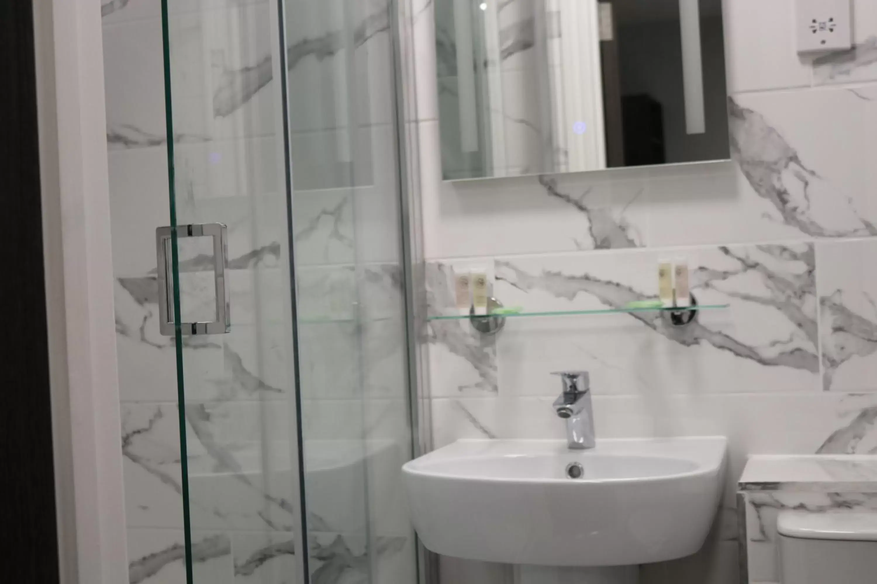 Luxury Quadruple Room in Blue Sapphire Hotel Luxury Quadruple Room in Blue Sapphire Hotel