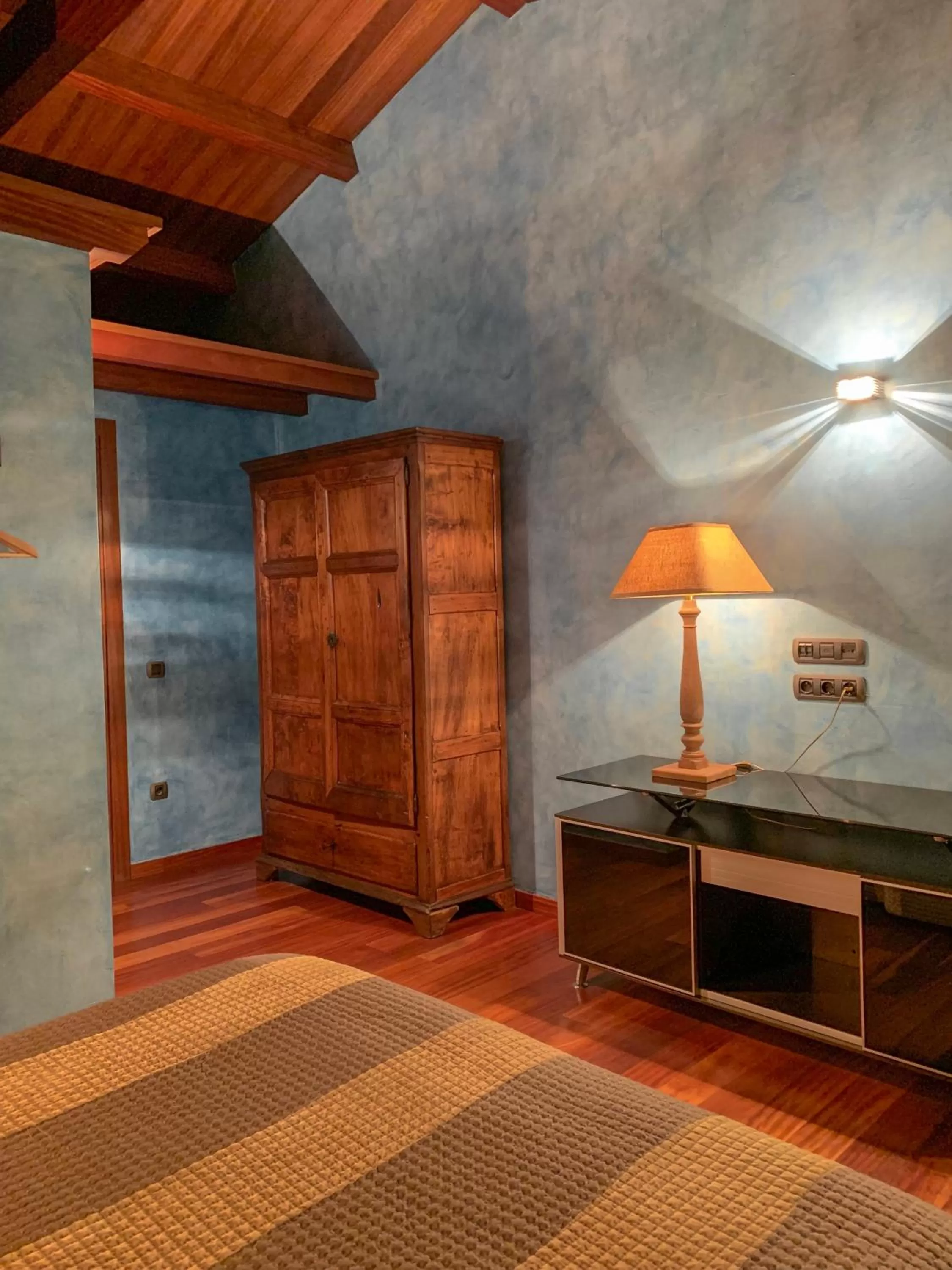 Photo of the whole room in Serrat del Vent - Adults only