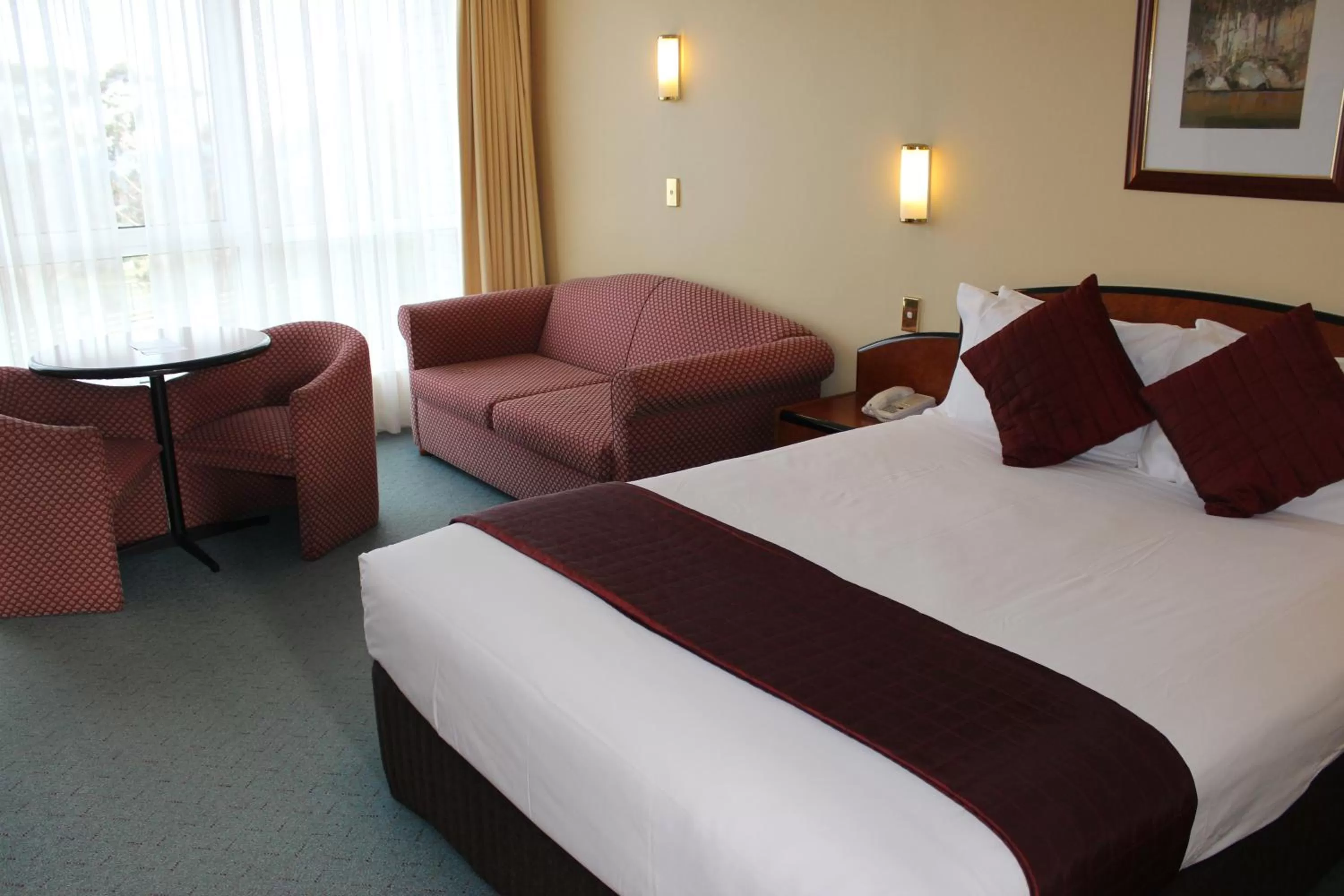 Bed in Alpine Motor Inn