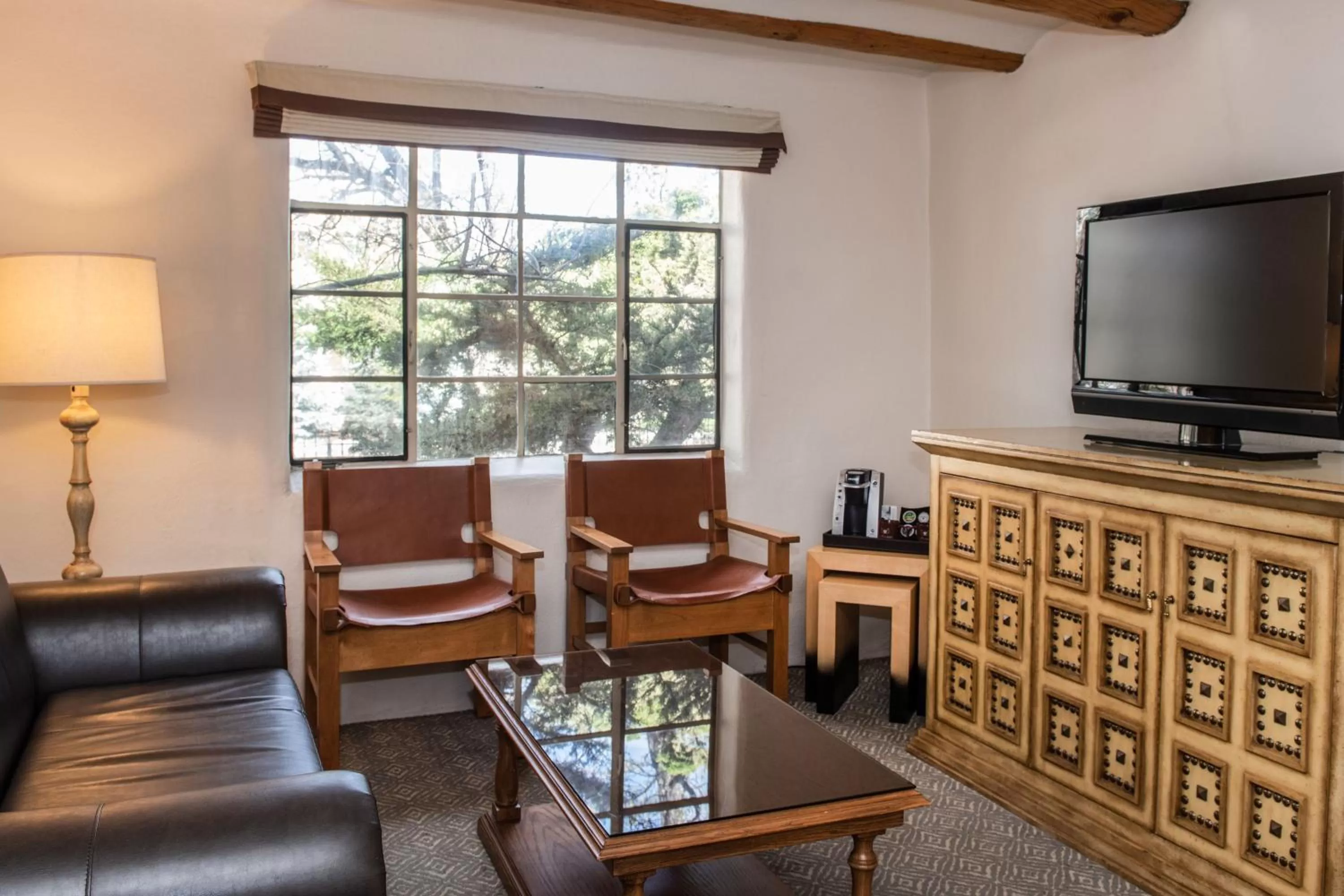 Living room in La Posada De Santa Fe, a Tribute Portfolio Resort & Spa