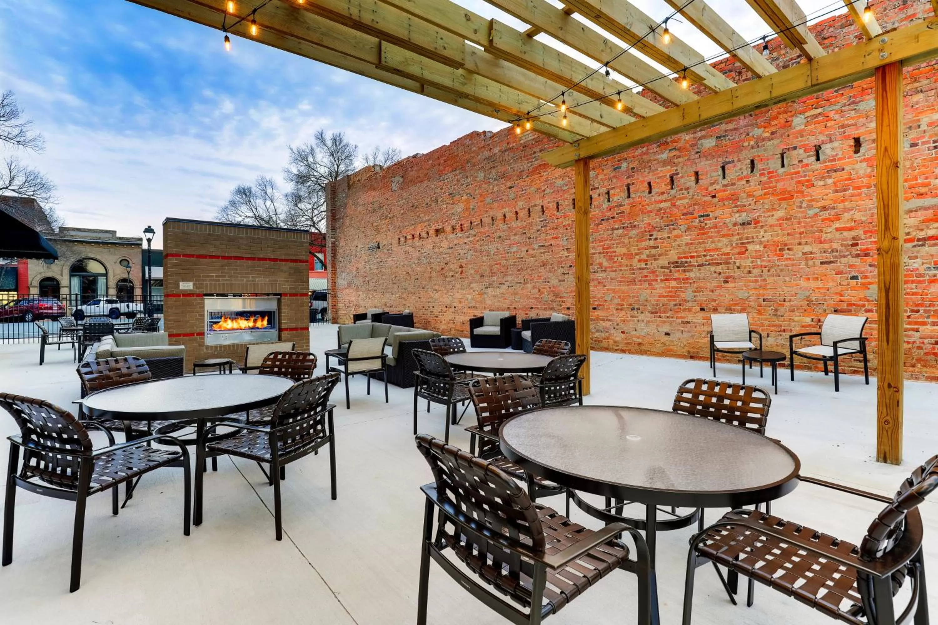 Patio in SpringHill Suites by Marriott Cheraw