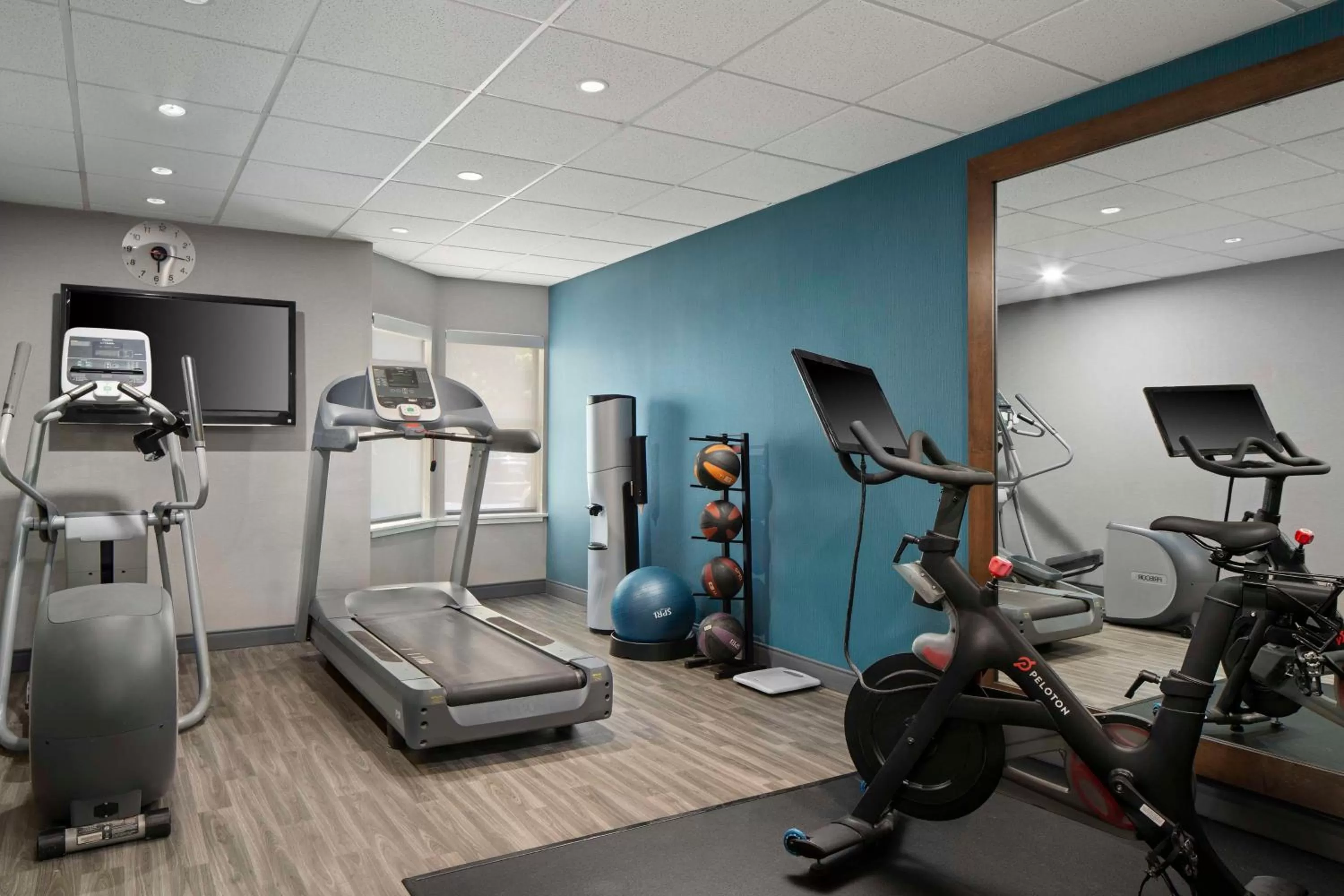 Fitness centre/facilities in Hampton Inn & Suites Newport News-Airport - Oyster Point Area