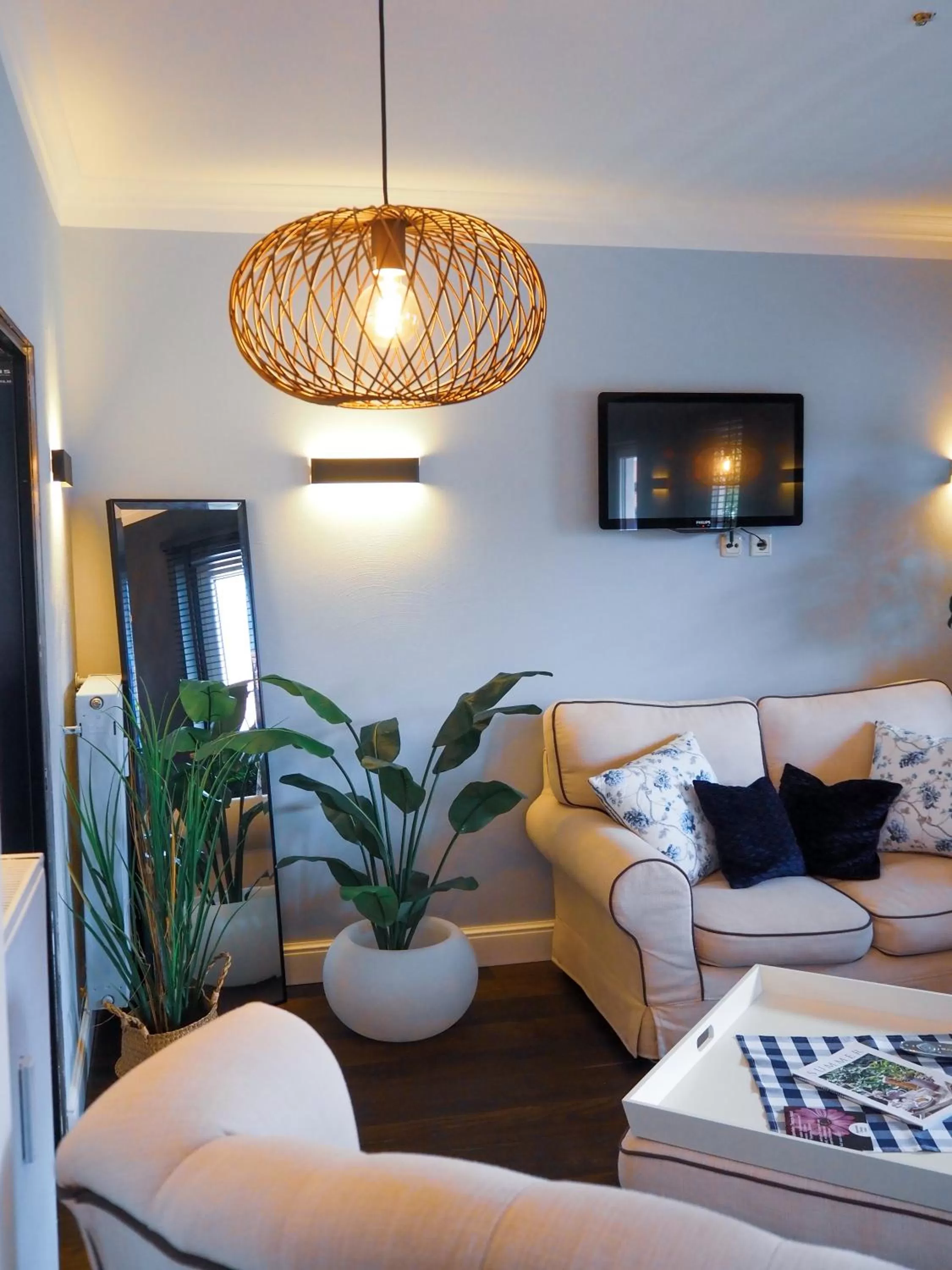 Living room, Seating Area in Sauna & Whirlpool - ALPENLIEBE APARTments