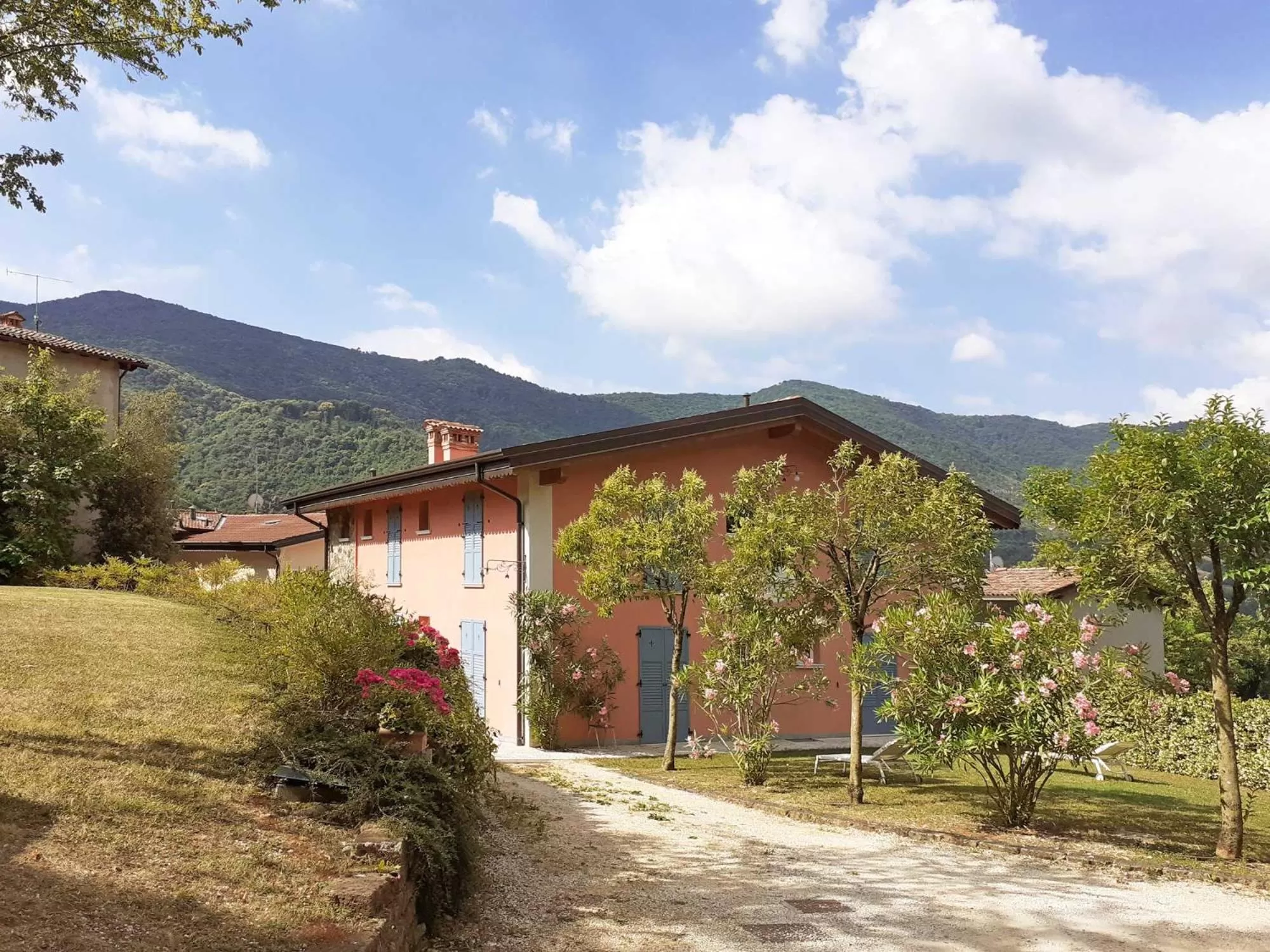 Property building in Borgo alla Sorgente