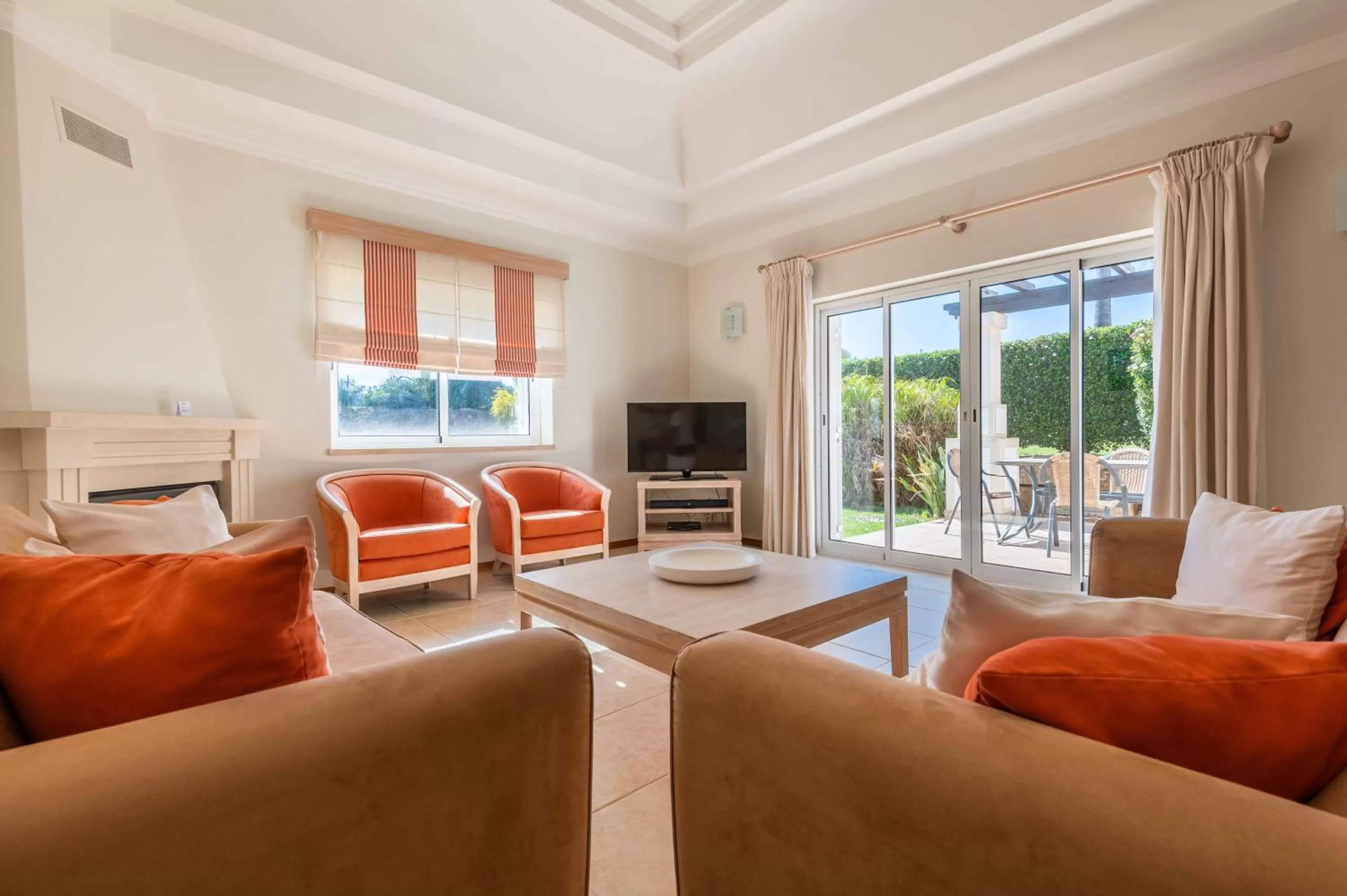 Communal lounge/ TV room in Vale d'Oliveiras Quinta Resort & Spa