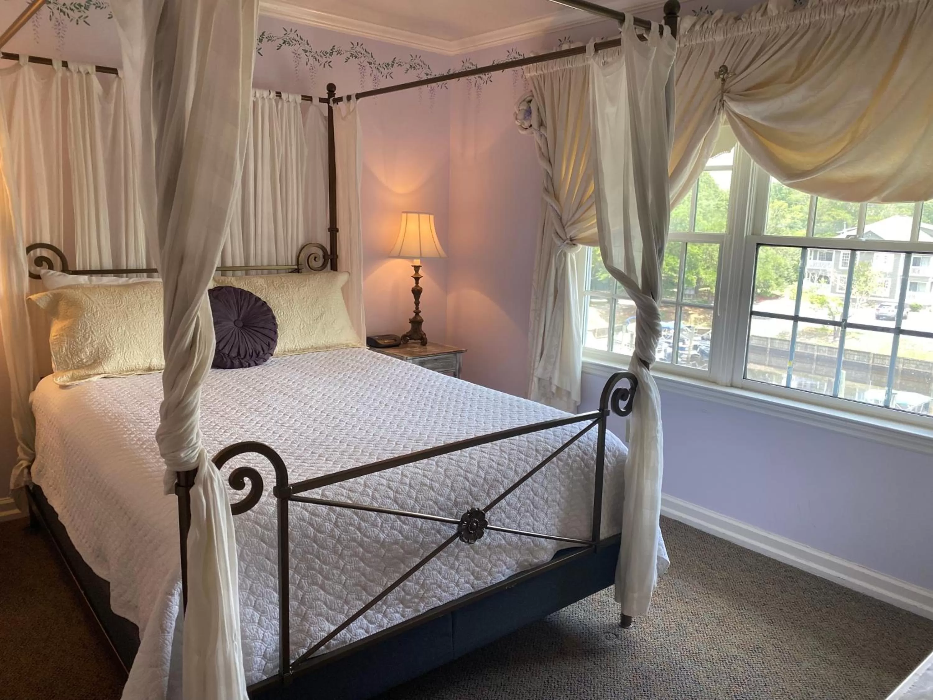 View (from property/room), Bed in The Cypress Inn