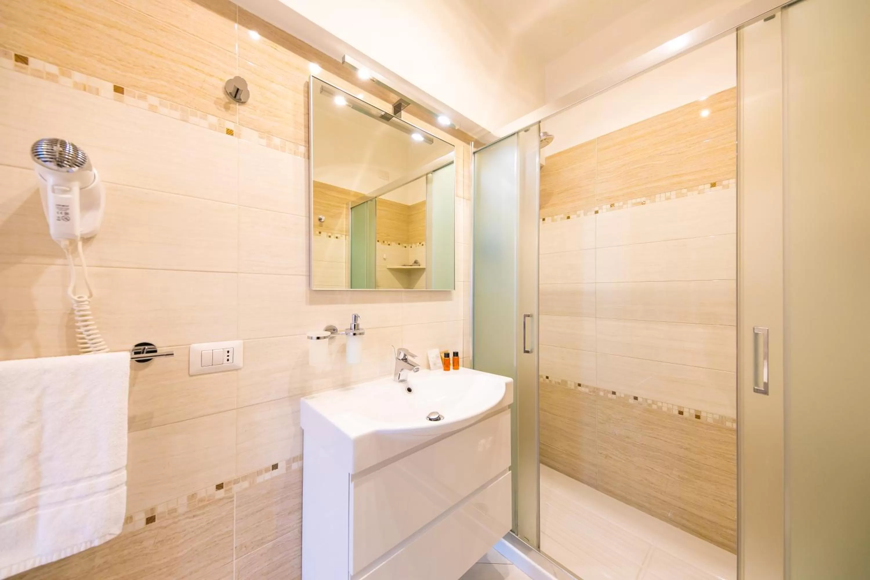 Bathroom in Suites Roma Tiburtina