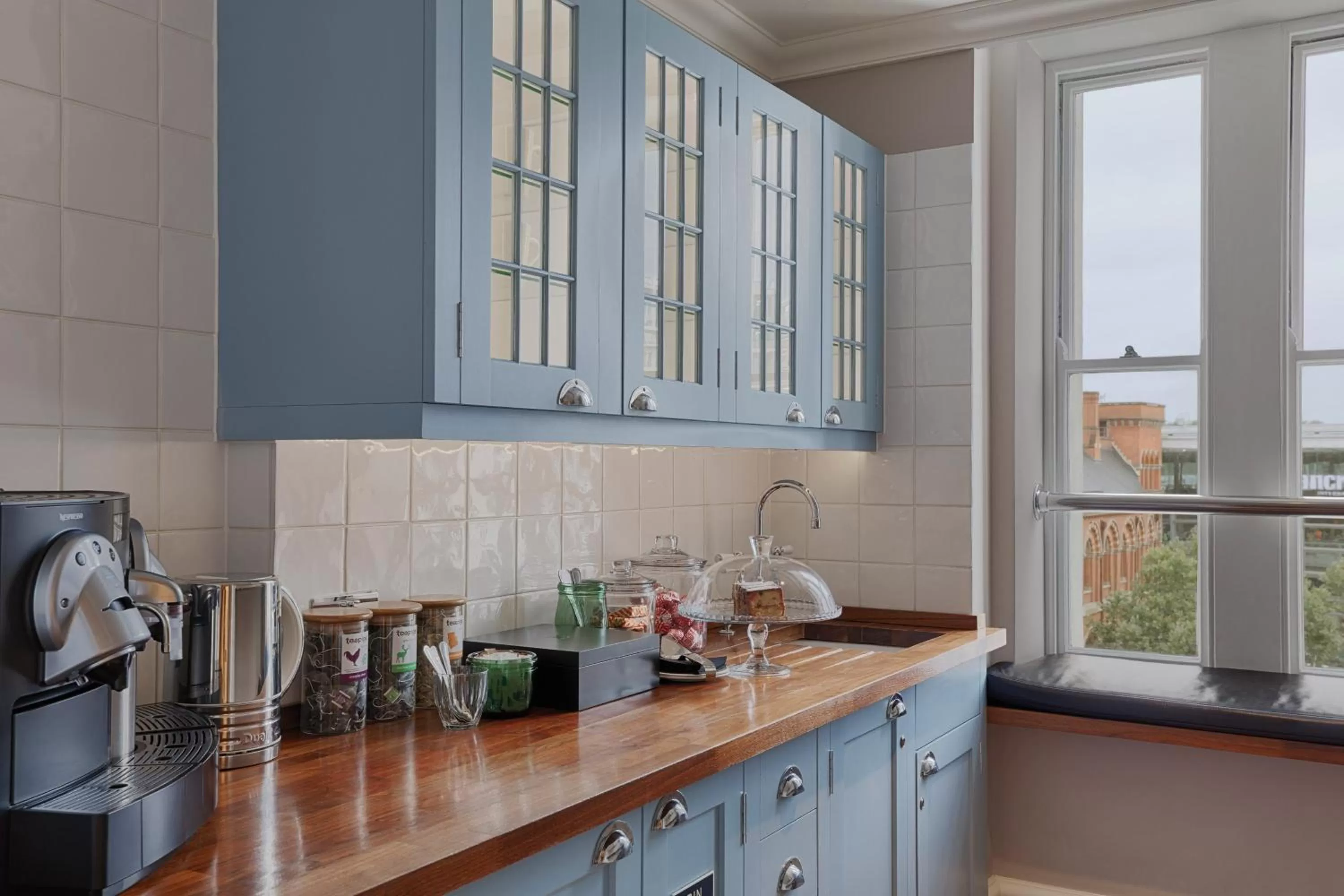 Restaurant/places to eat in Kaya Great Northern Hotel, London