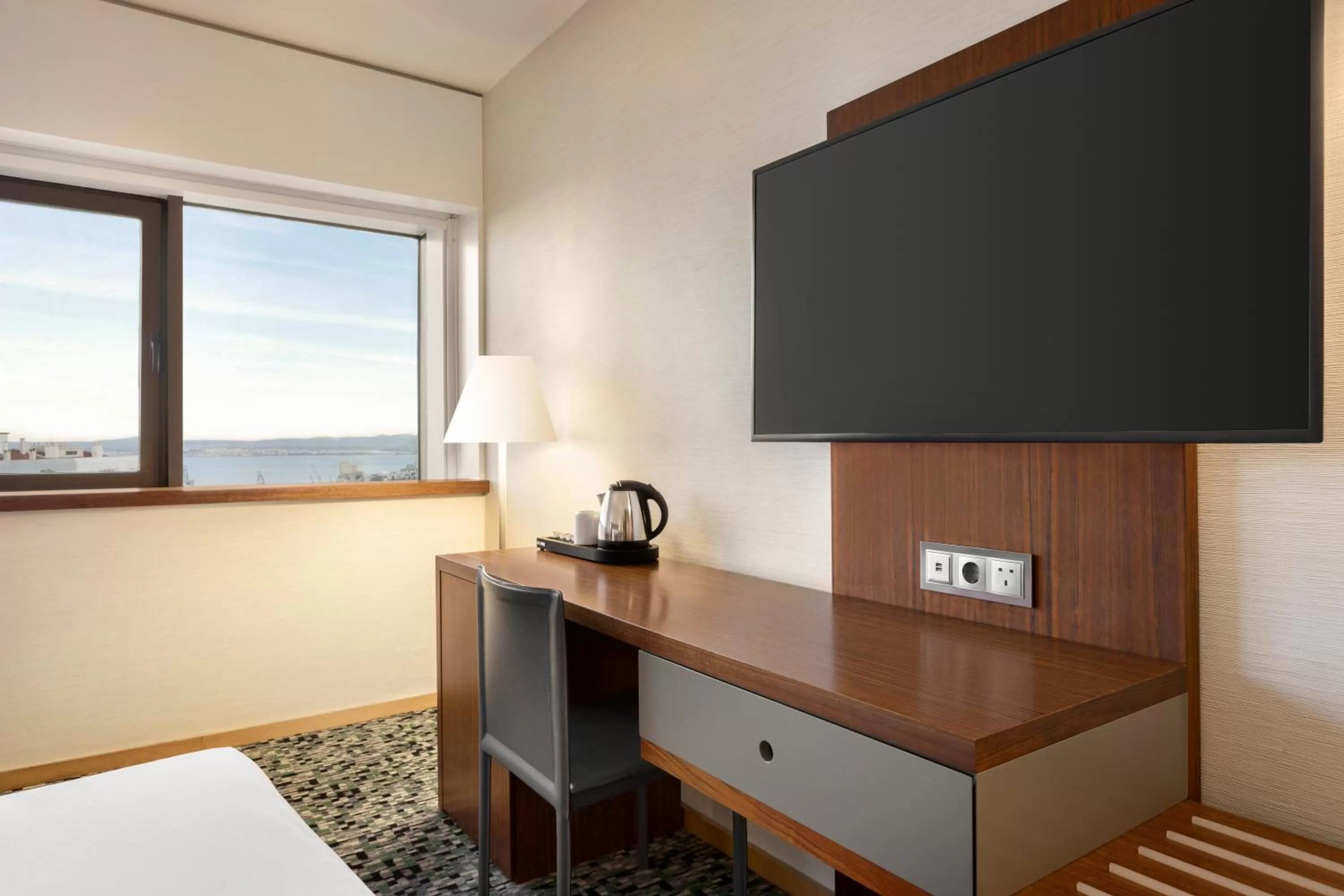 TV and multimedia in Ramada by Wyndham Lisbon