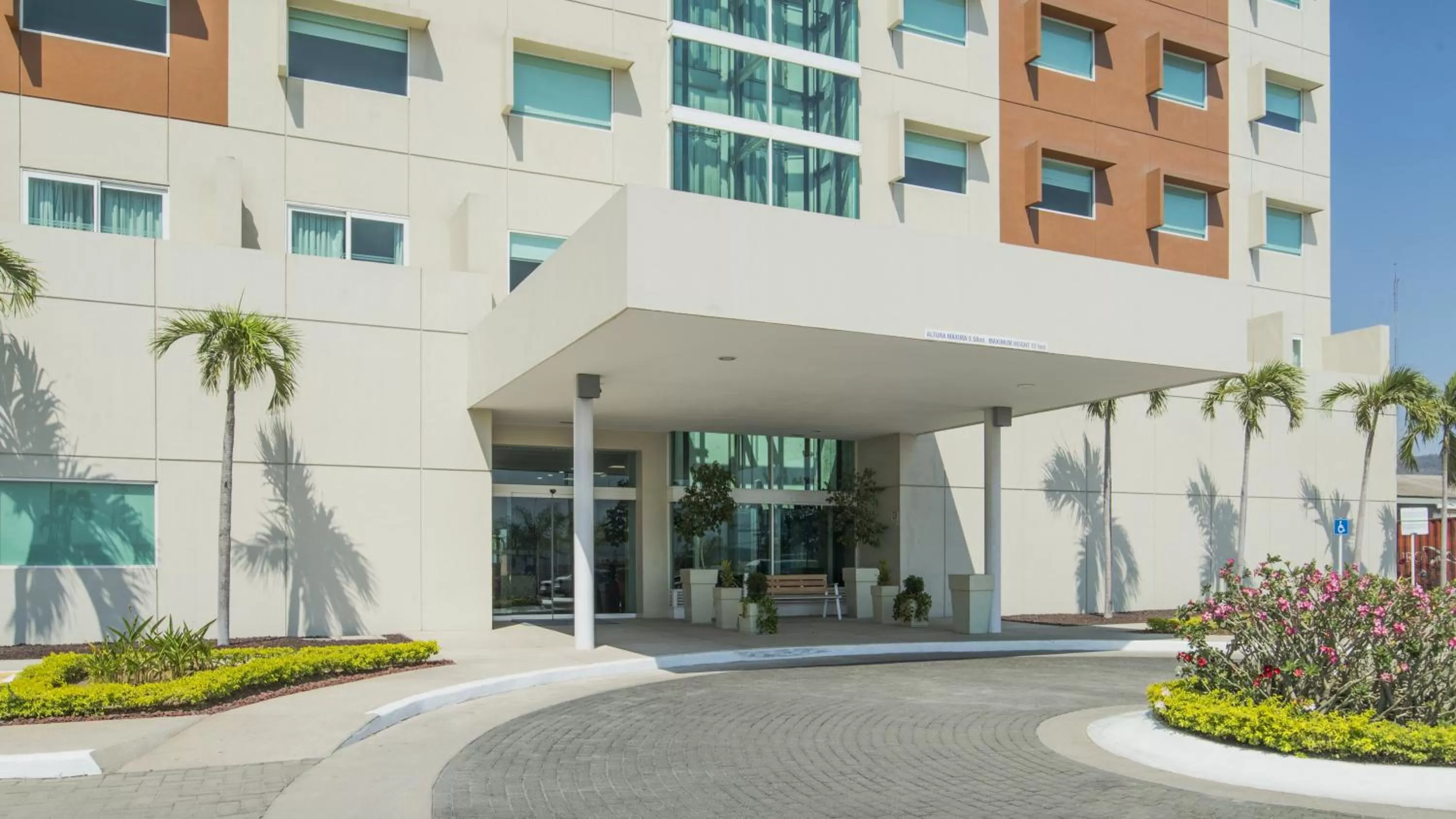 Property building in Holiday Inn Express Manzanillo by IHG