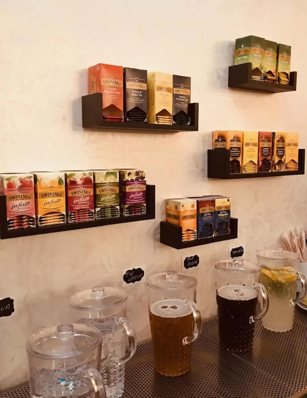 Restaurant/places to eat in Hotel Krystal