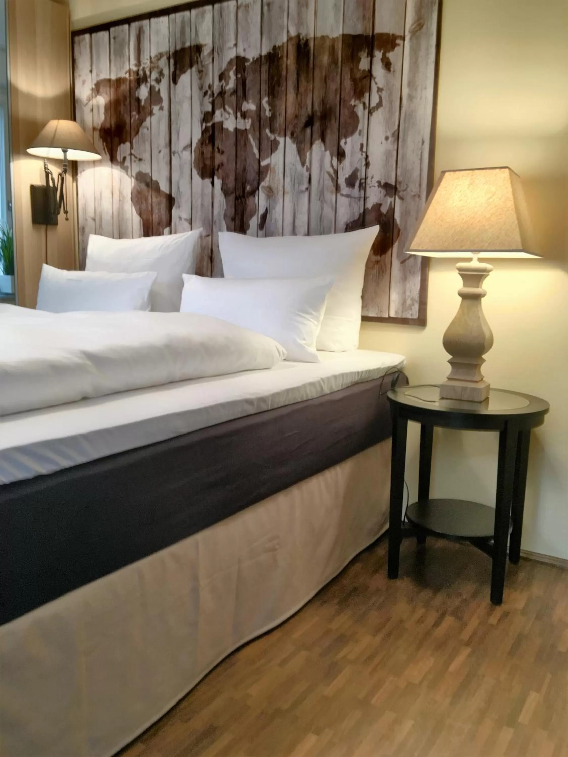 Decorative detail, Bed in Hotel Zur Alten Brücke