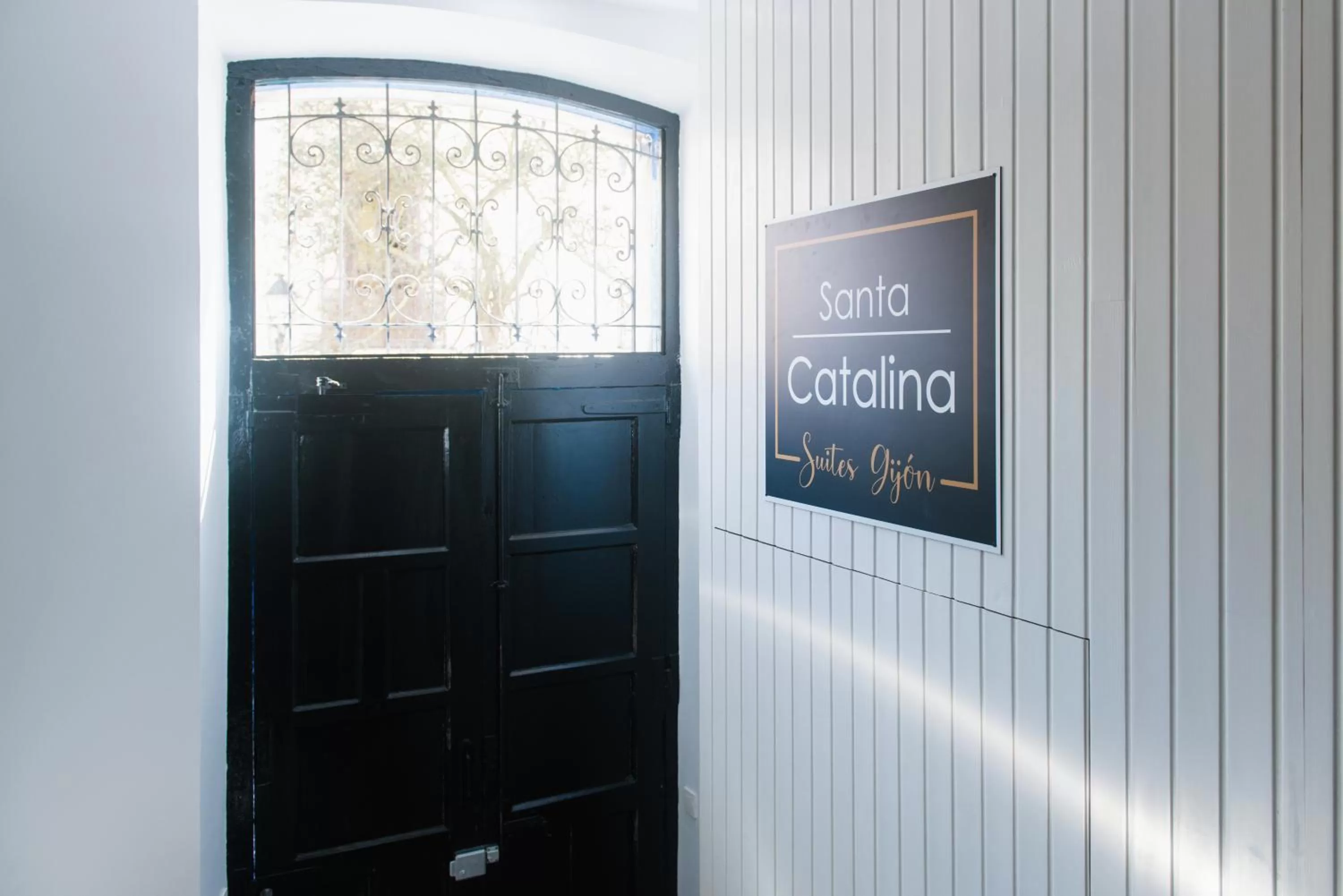 Property logo or sign in Santa Catalina Suites Gijón