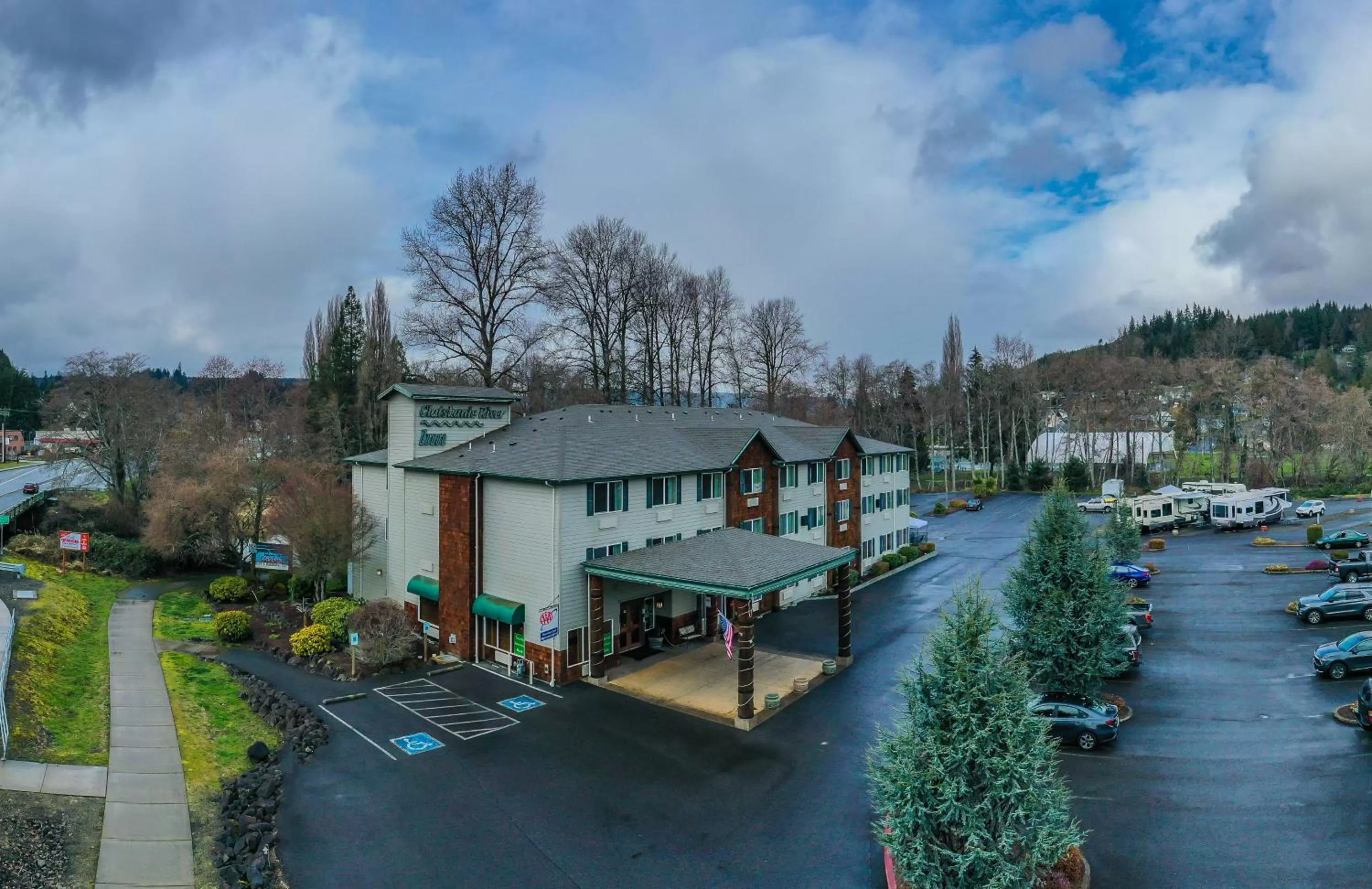 Property building in Clatskanie River Inn