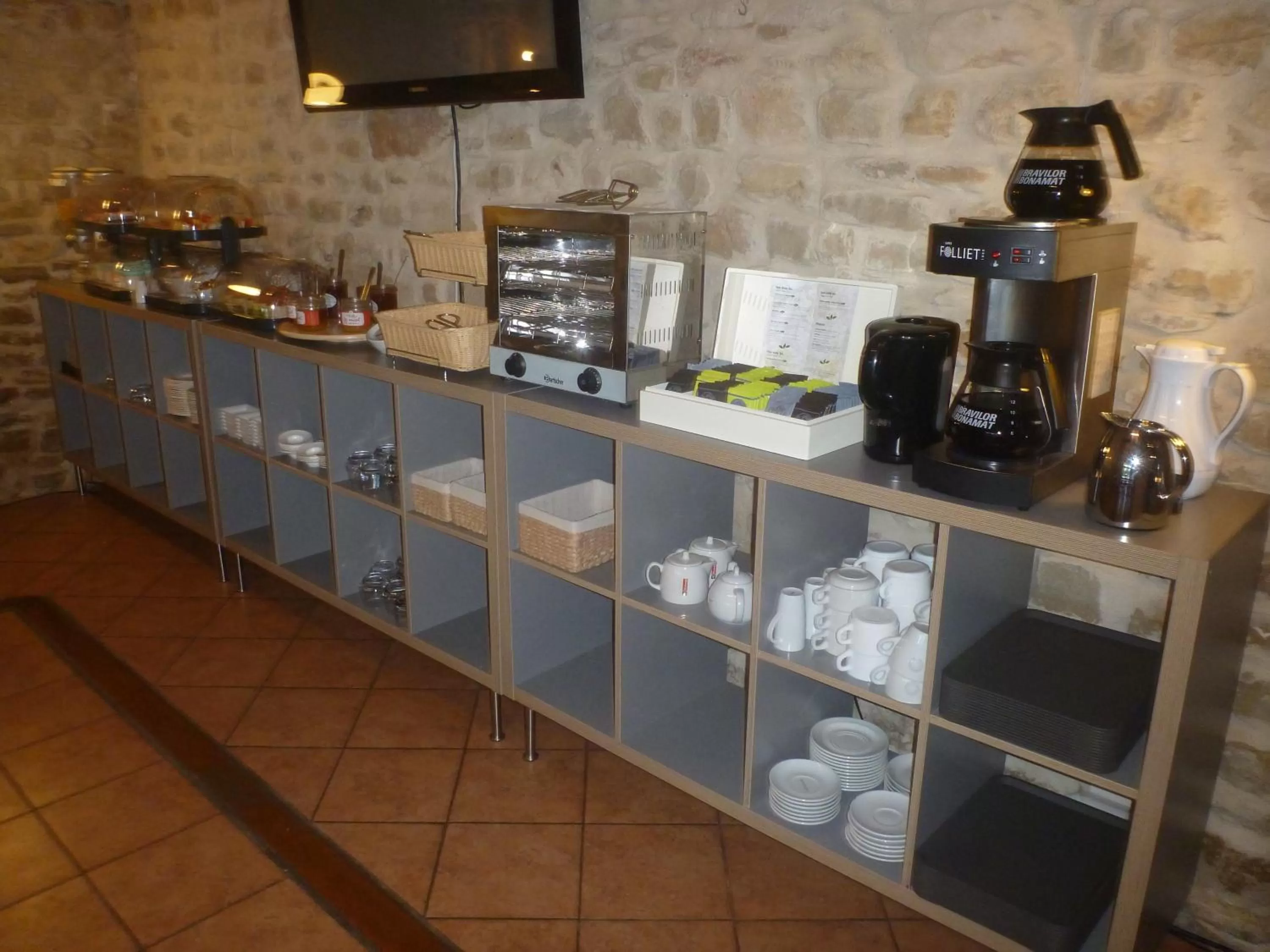 Buffet breakfast in Logis Hôtel La Bastide Saint Bach