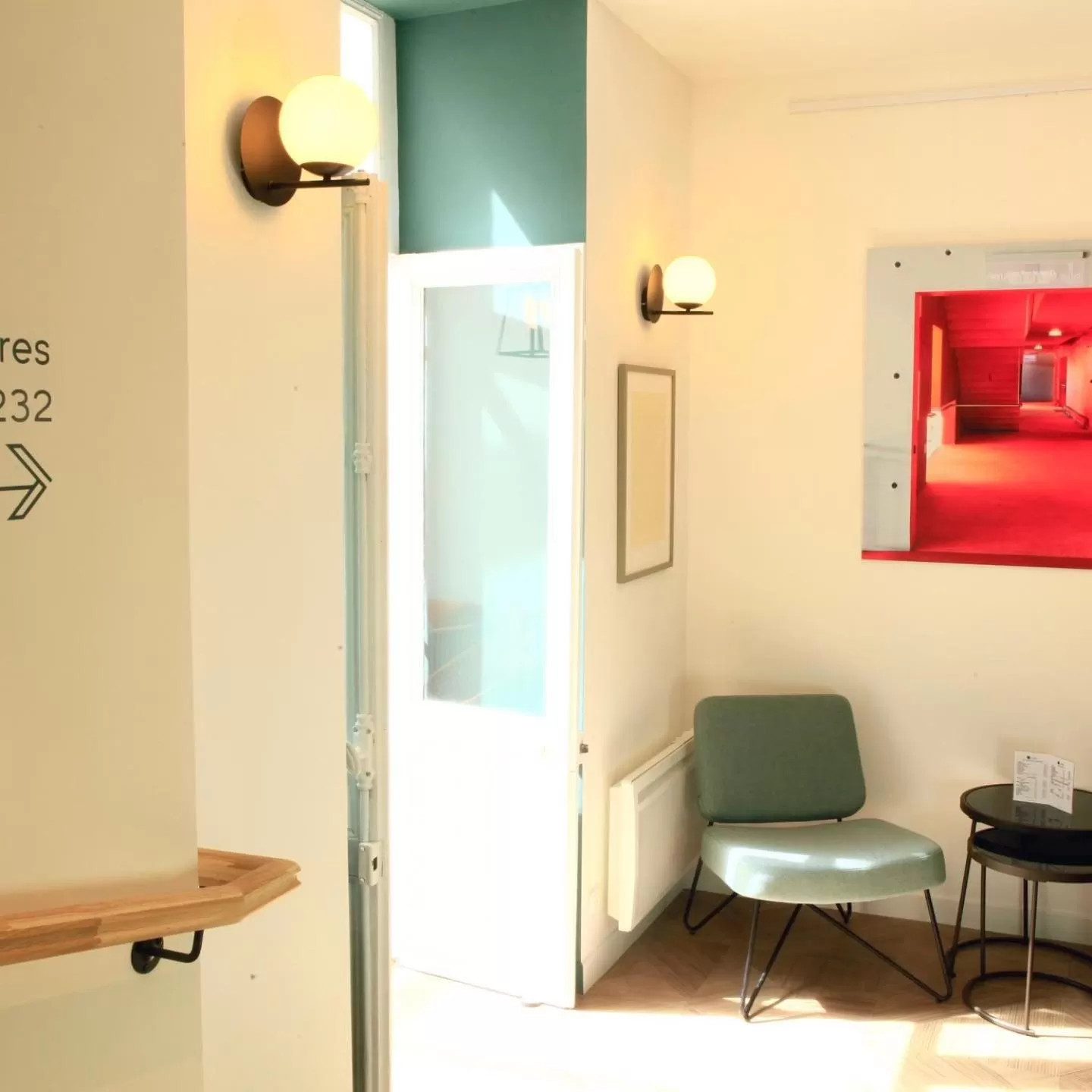 Living room in Logis Hôtels- Hôtel Marguerite d'Anjou Angers château
