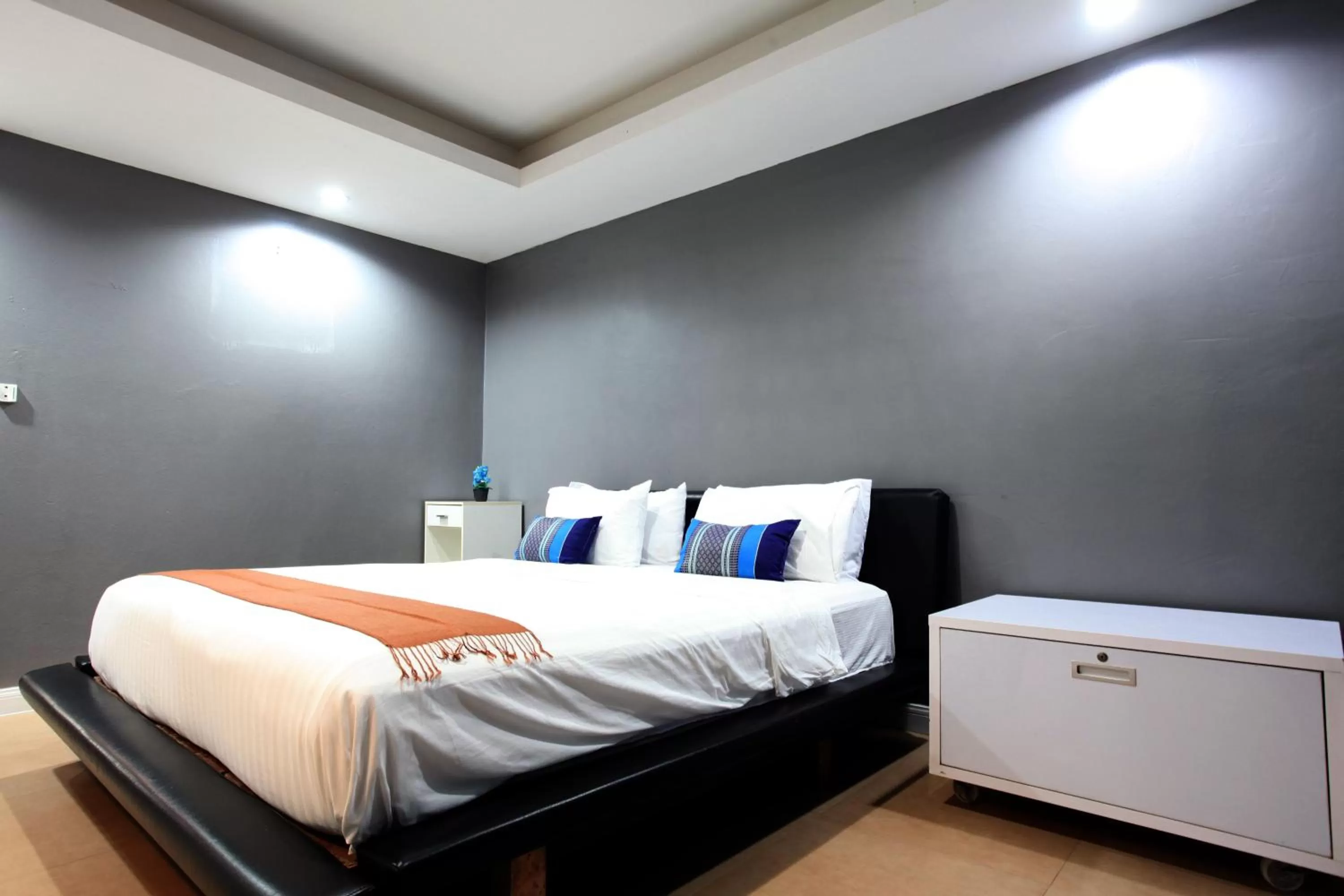 Bed in DEL MAR RESIDENCE