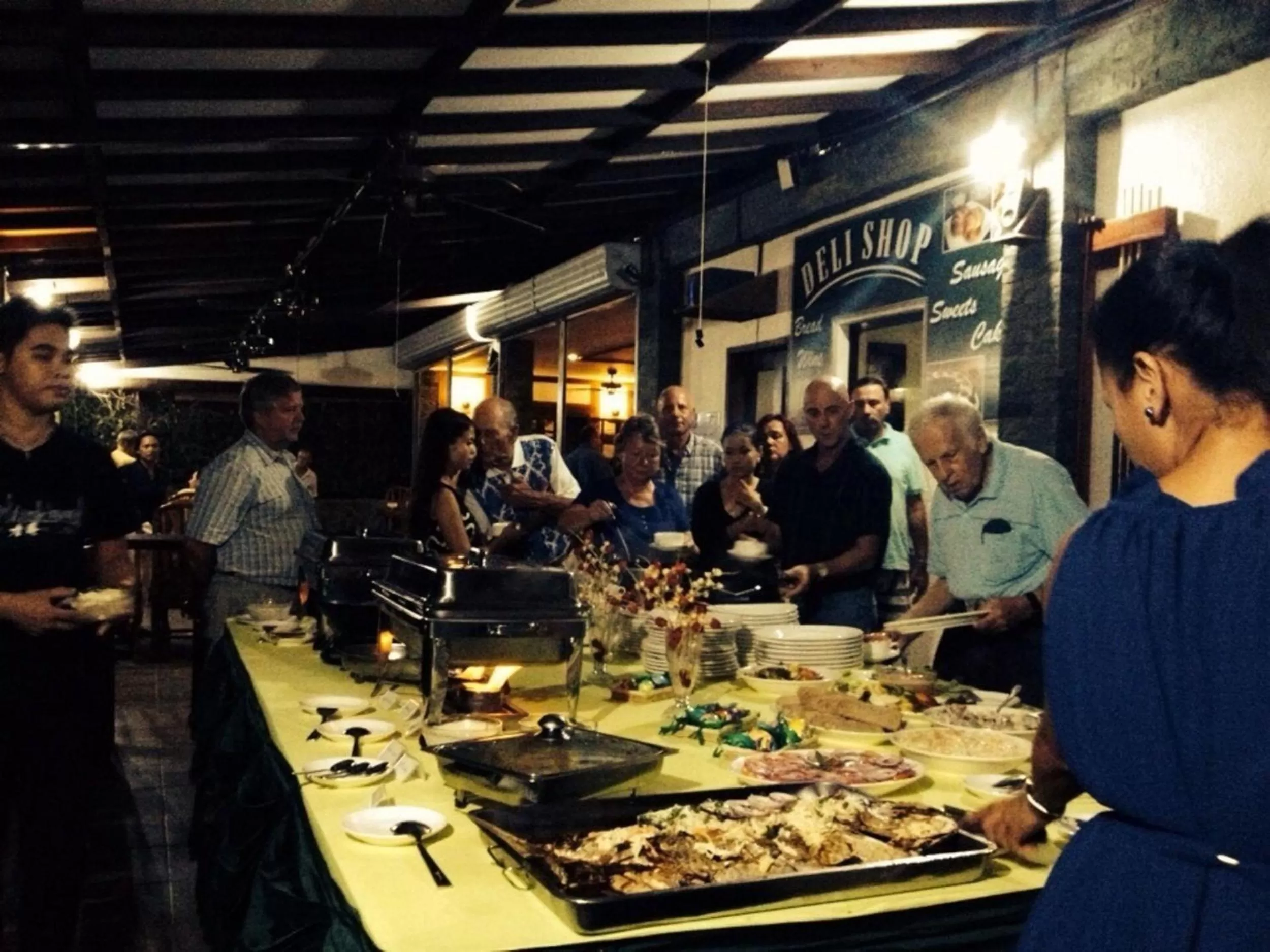 Restaurant/places to eat in TipTop Hotel, Resto and Delishop