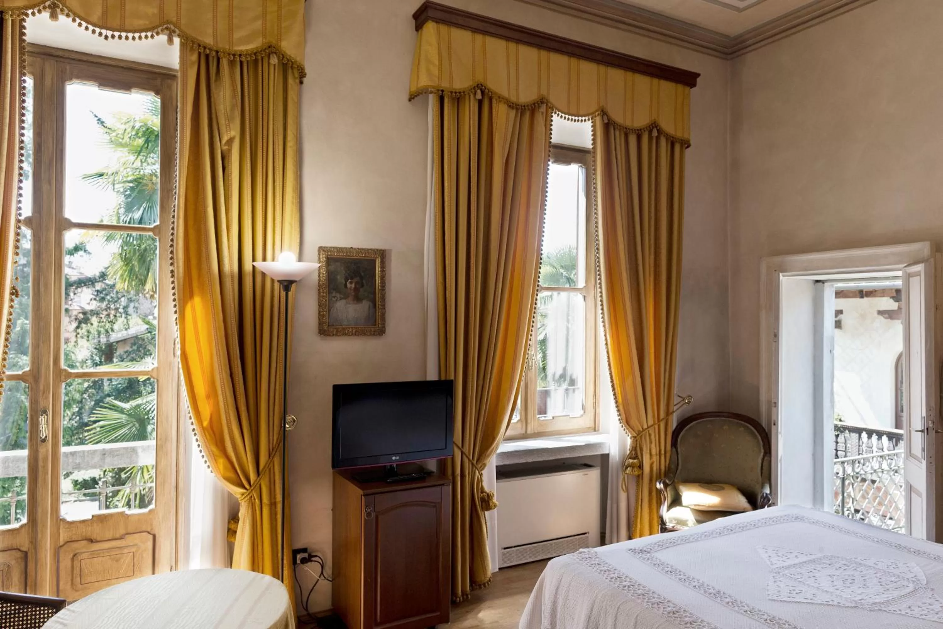 Bed in Hotel Locanda Dei Mai Intees