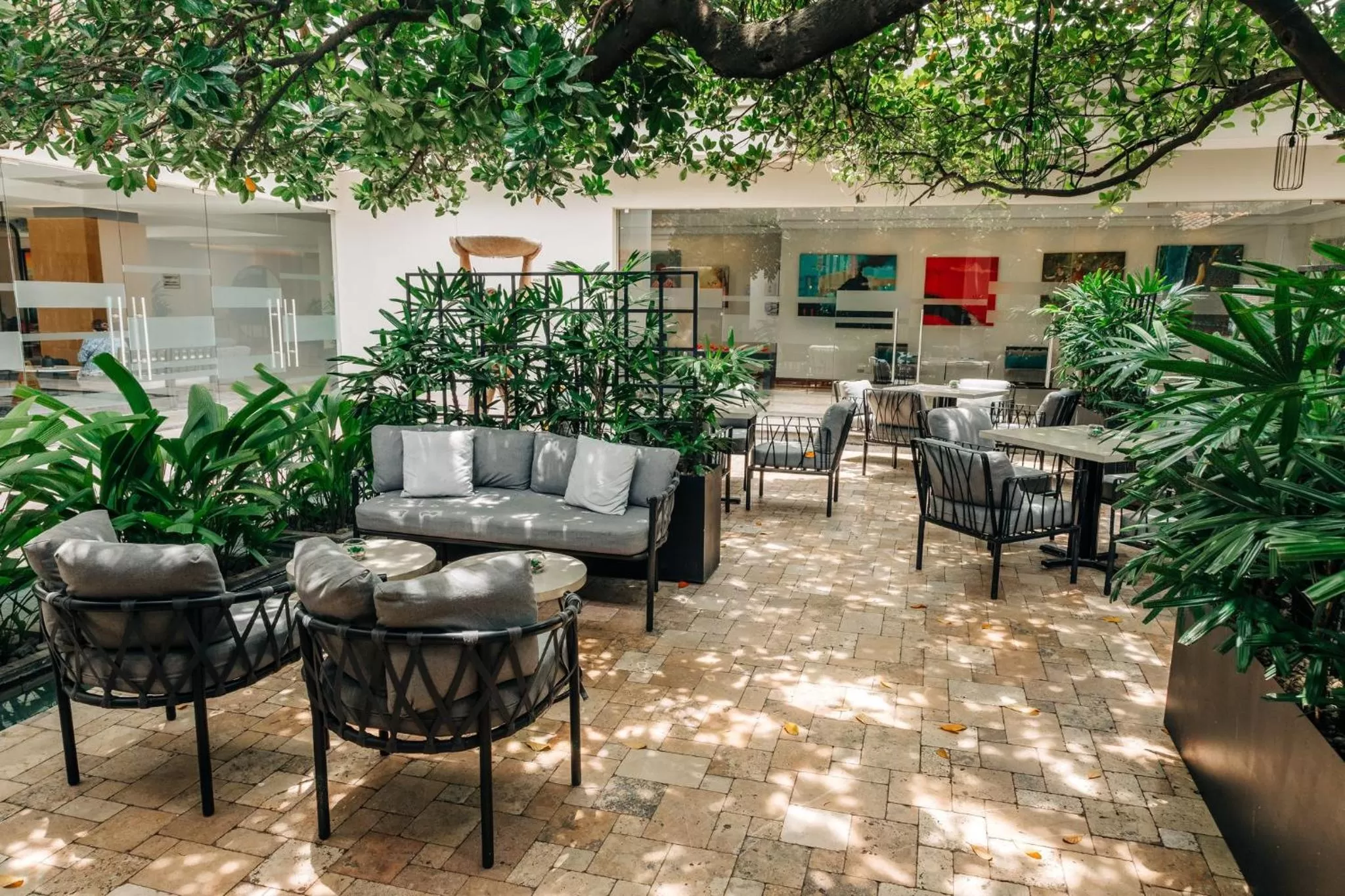 Restaurant/places to eat in Hilton San Salvador