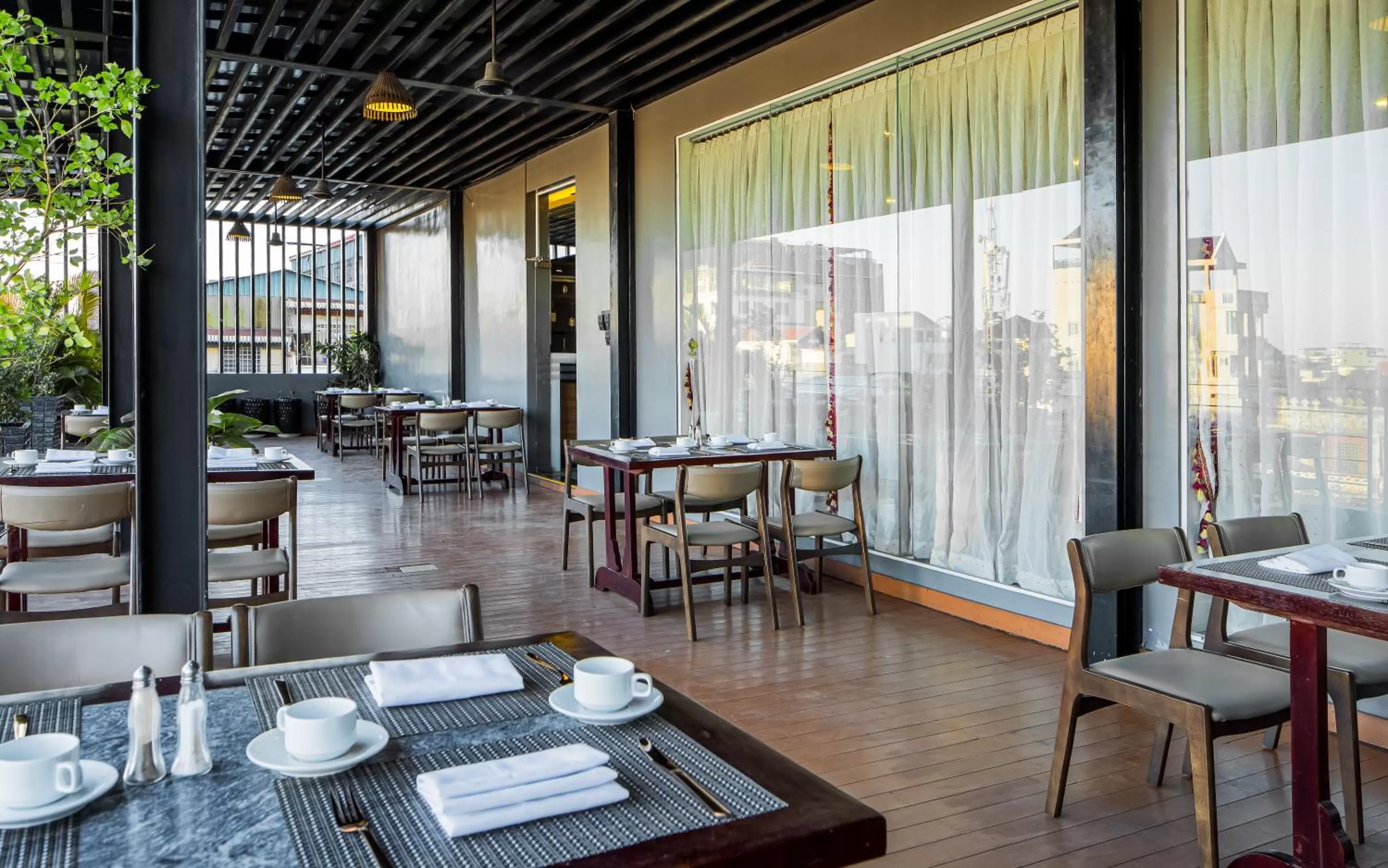 Restaurant/places to eat in Altos Hotel