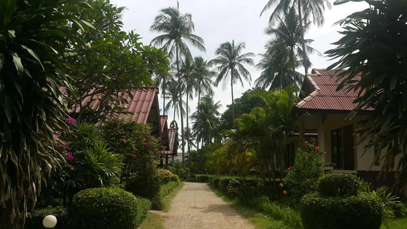 Moonwalk Lanta Resort