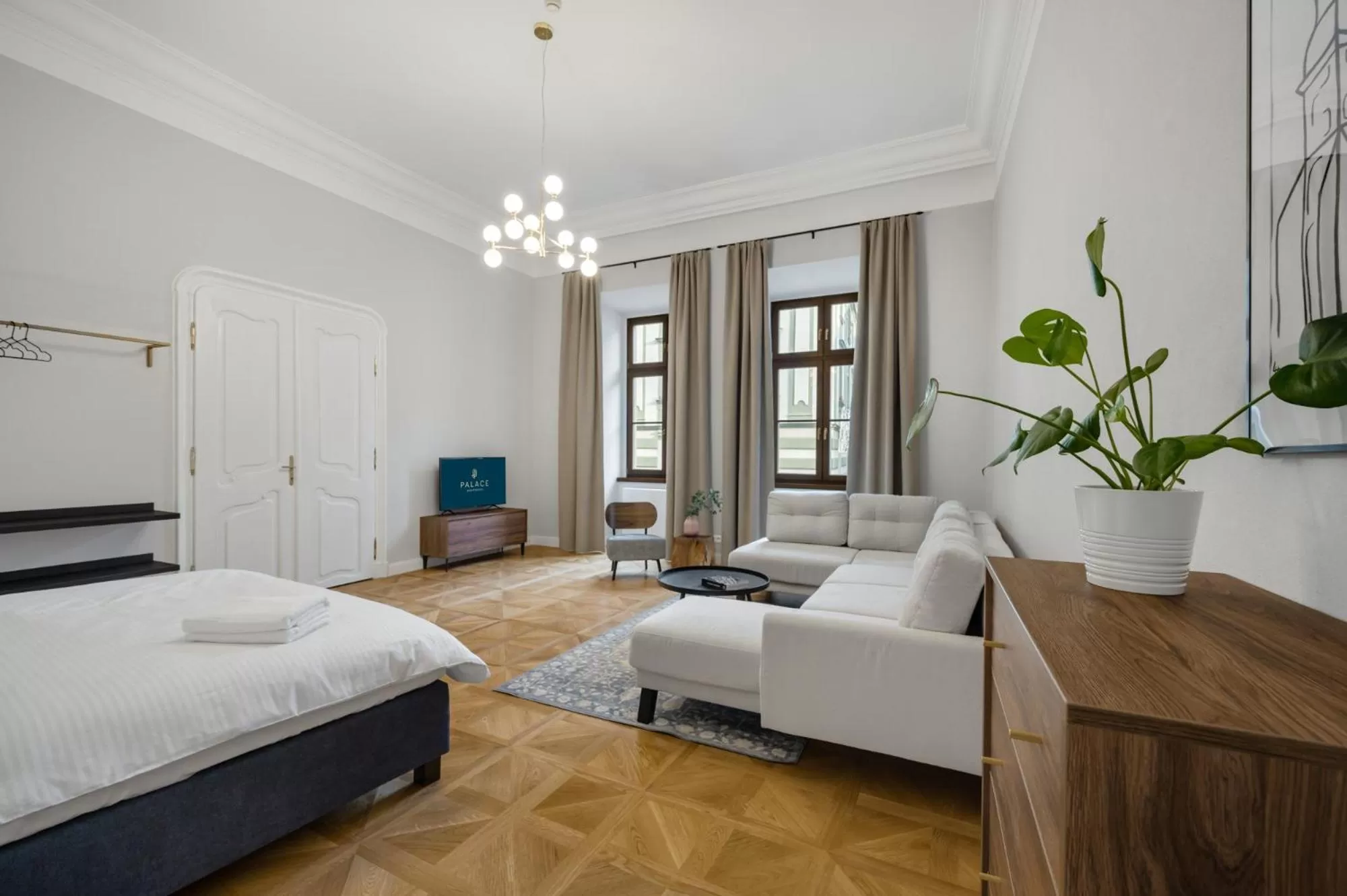 Photo of the whole room, Bed in Palace Apartments