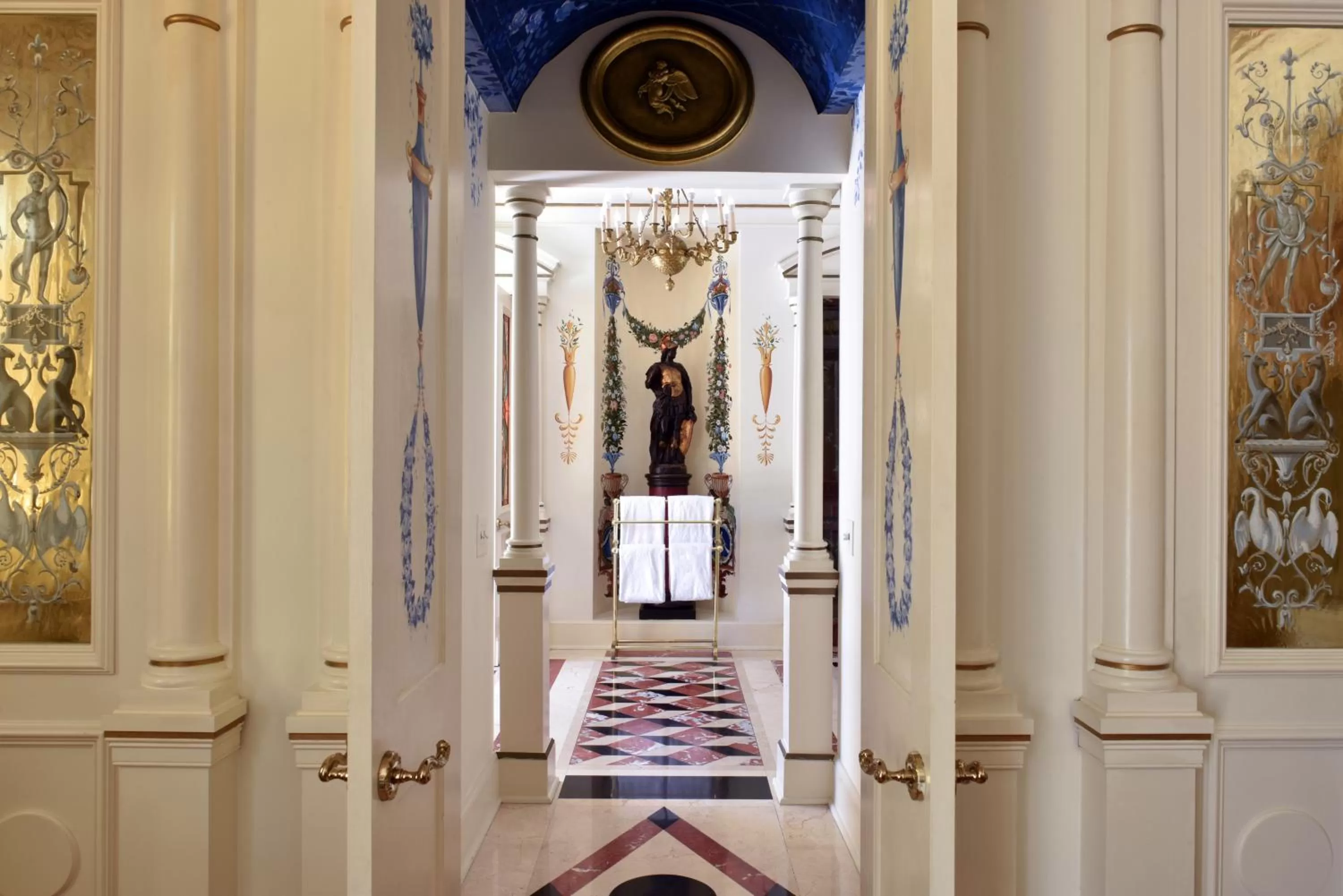 Bathroom in The Villa Casa Casuarina