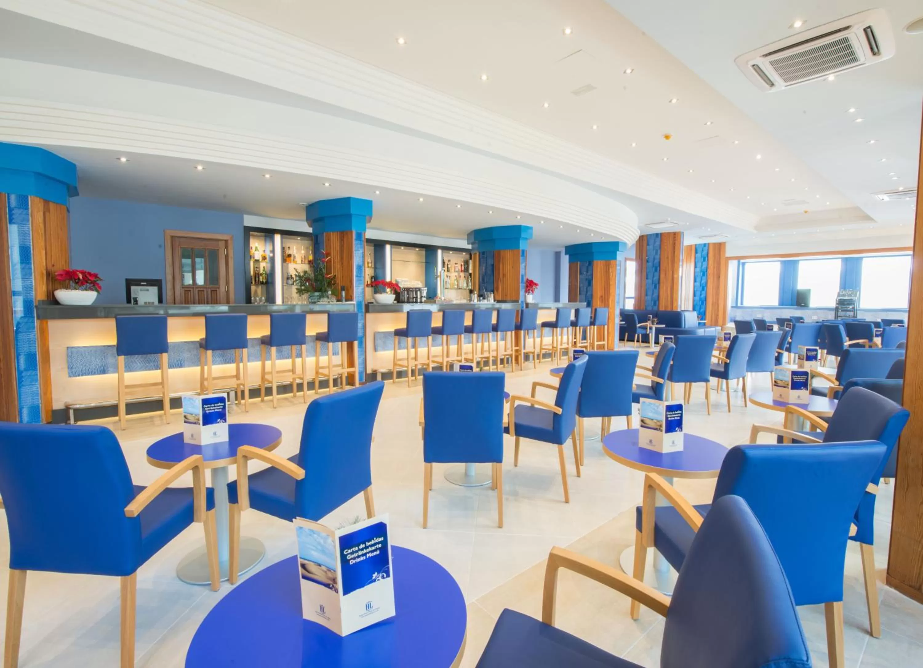 Lounge or bar in HL Suitehotel Playa del Inglés - Adults Only