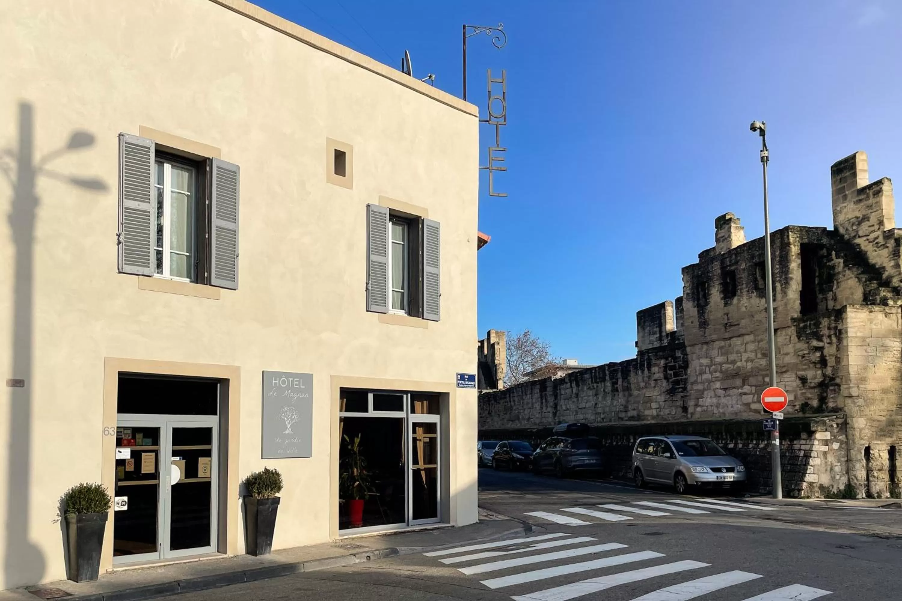 Property building in Hotel Le Magnan