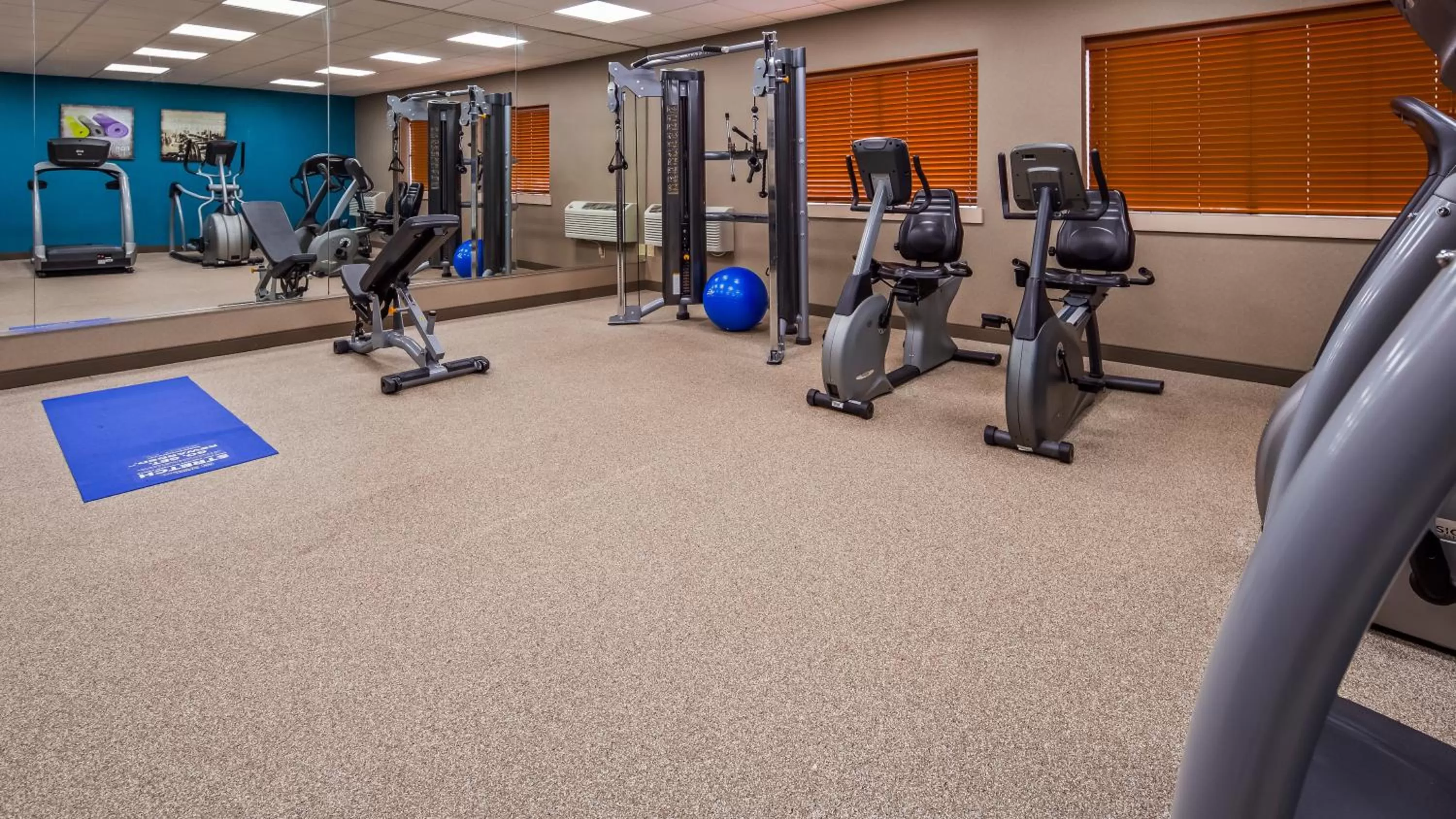 Fitness centre/facilities in Best Western Warren Hotel