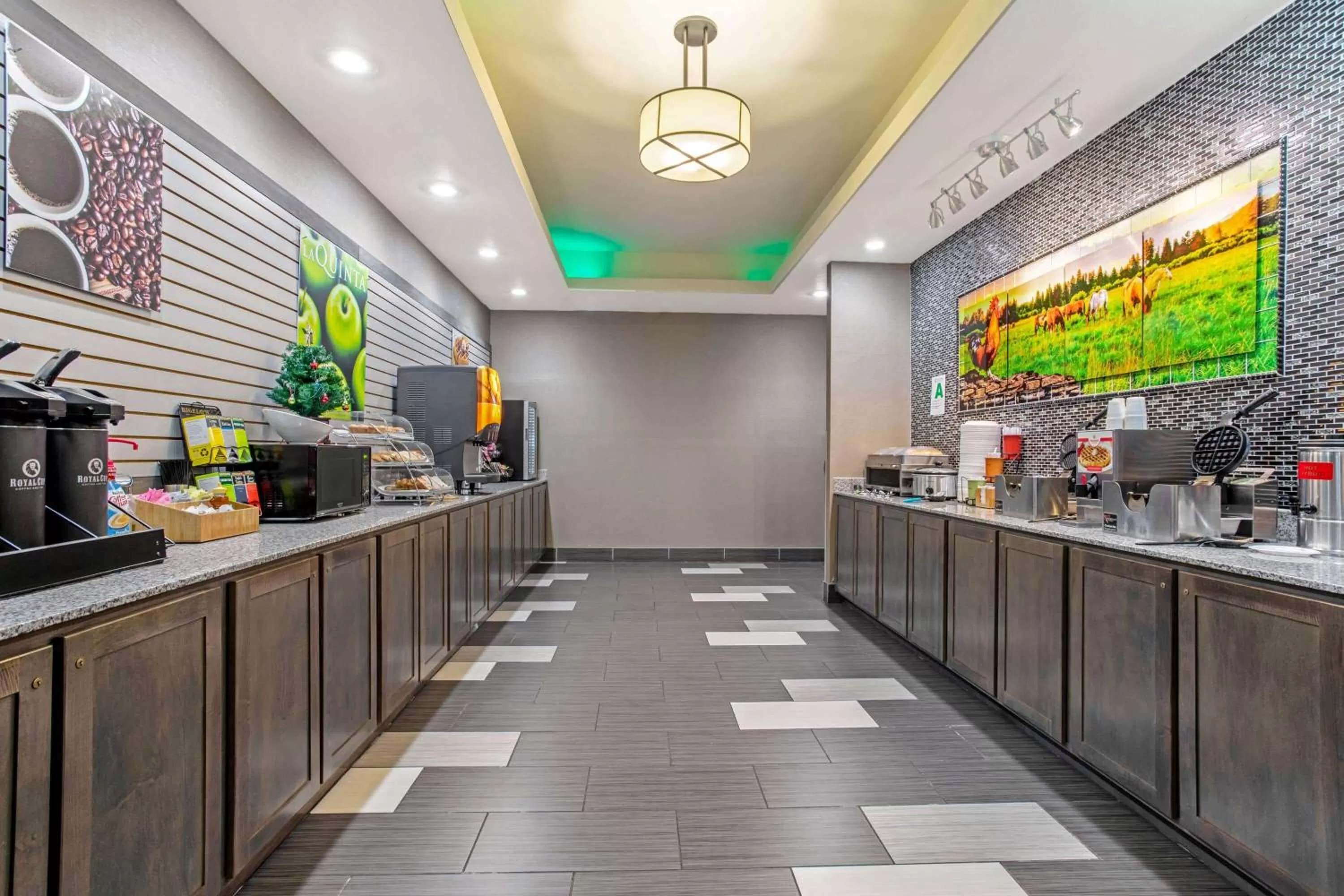 Restaurant/places to eat in La Quinta by Wyndham Paducah