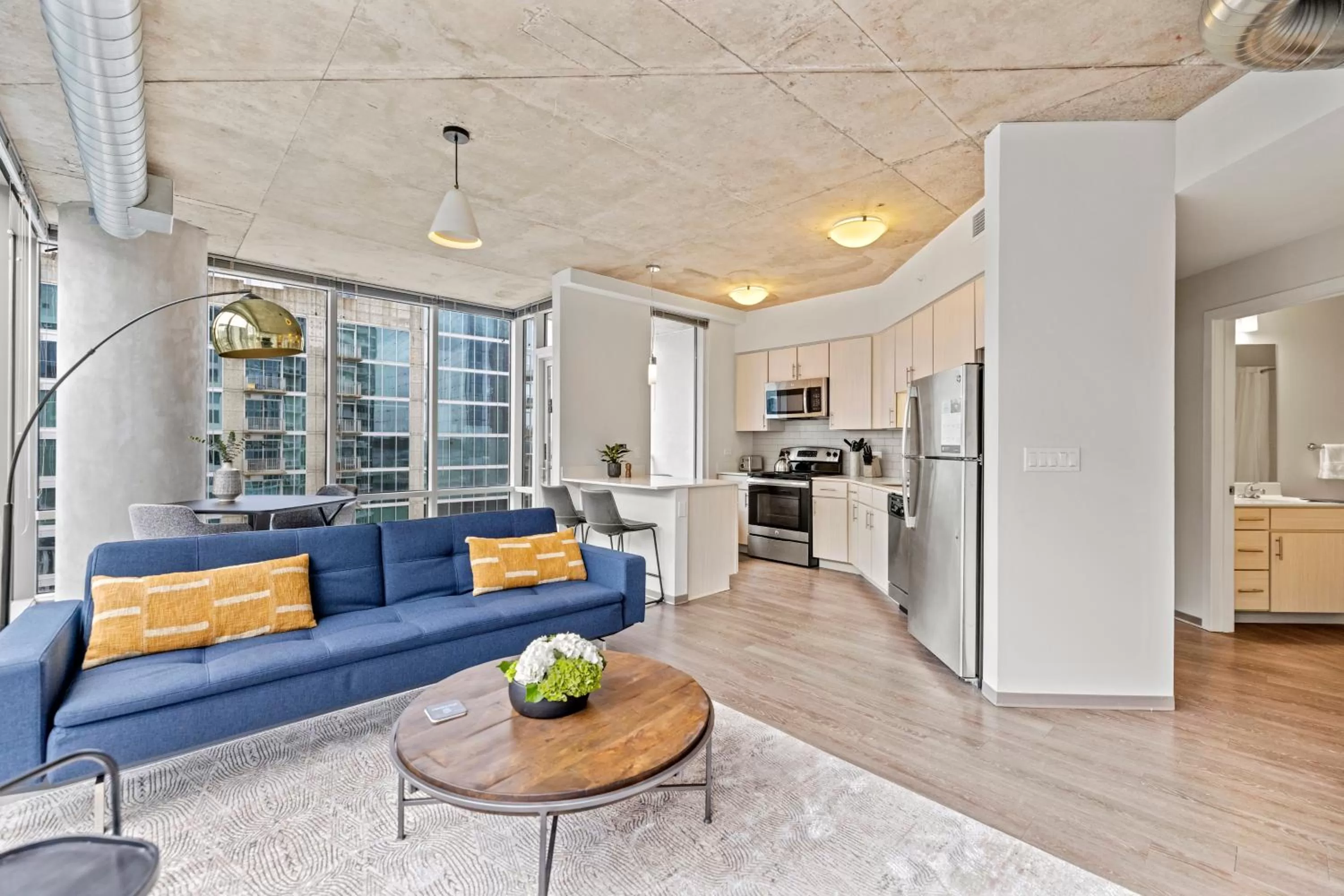 Kitchen or kitchenette in Placemakr Premier SoBro