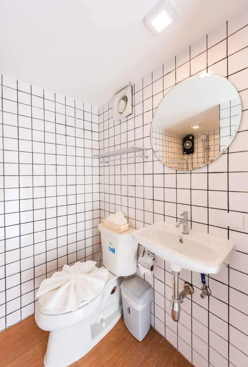 Bathroom in Book a Bed Poshtel - SHA Plus