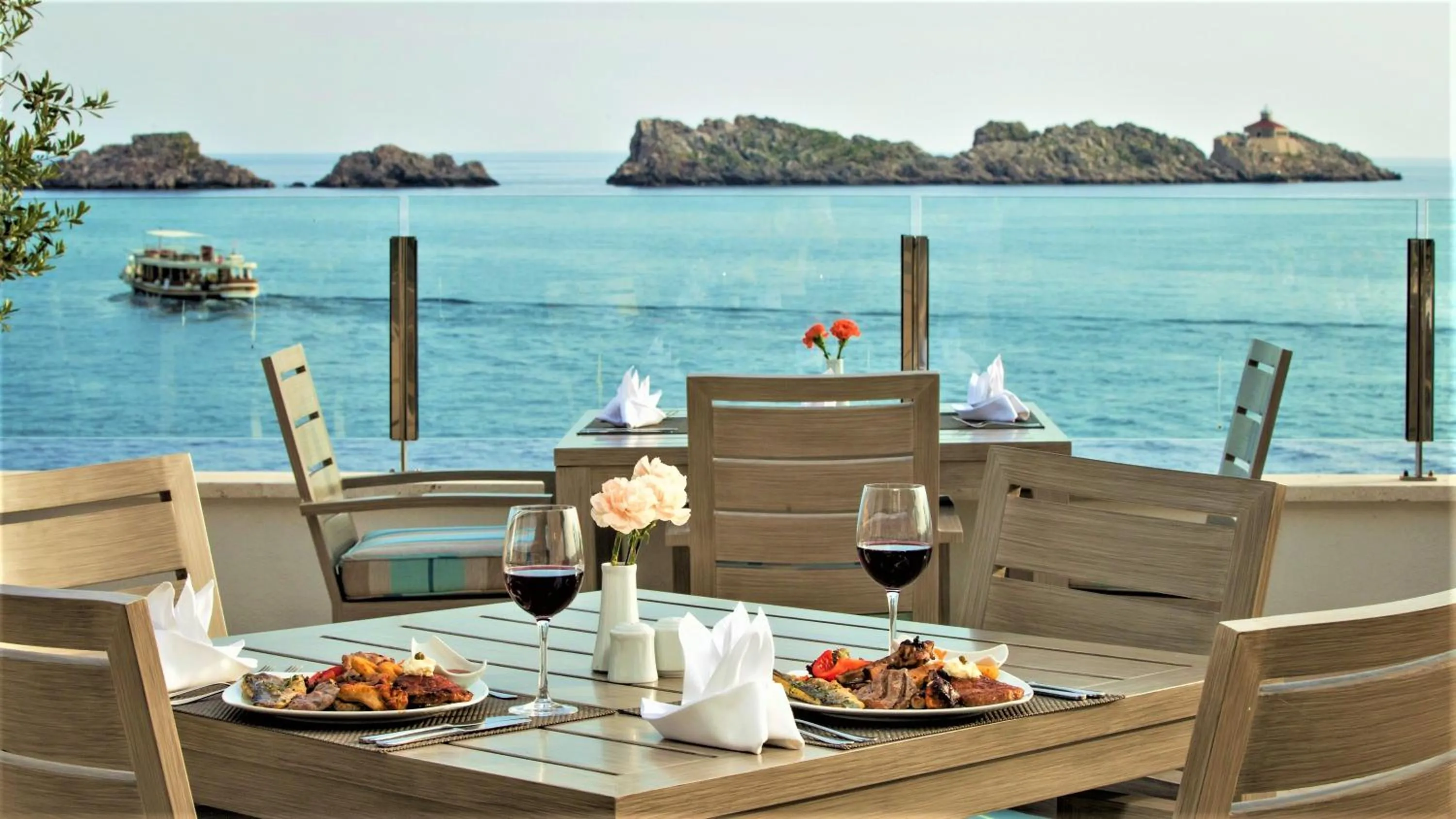 Dinner in Royal Neptun Hotel