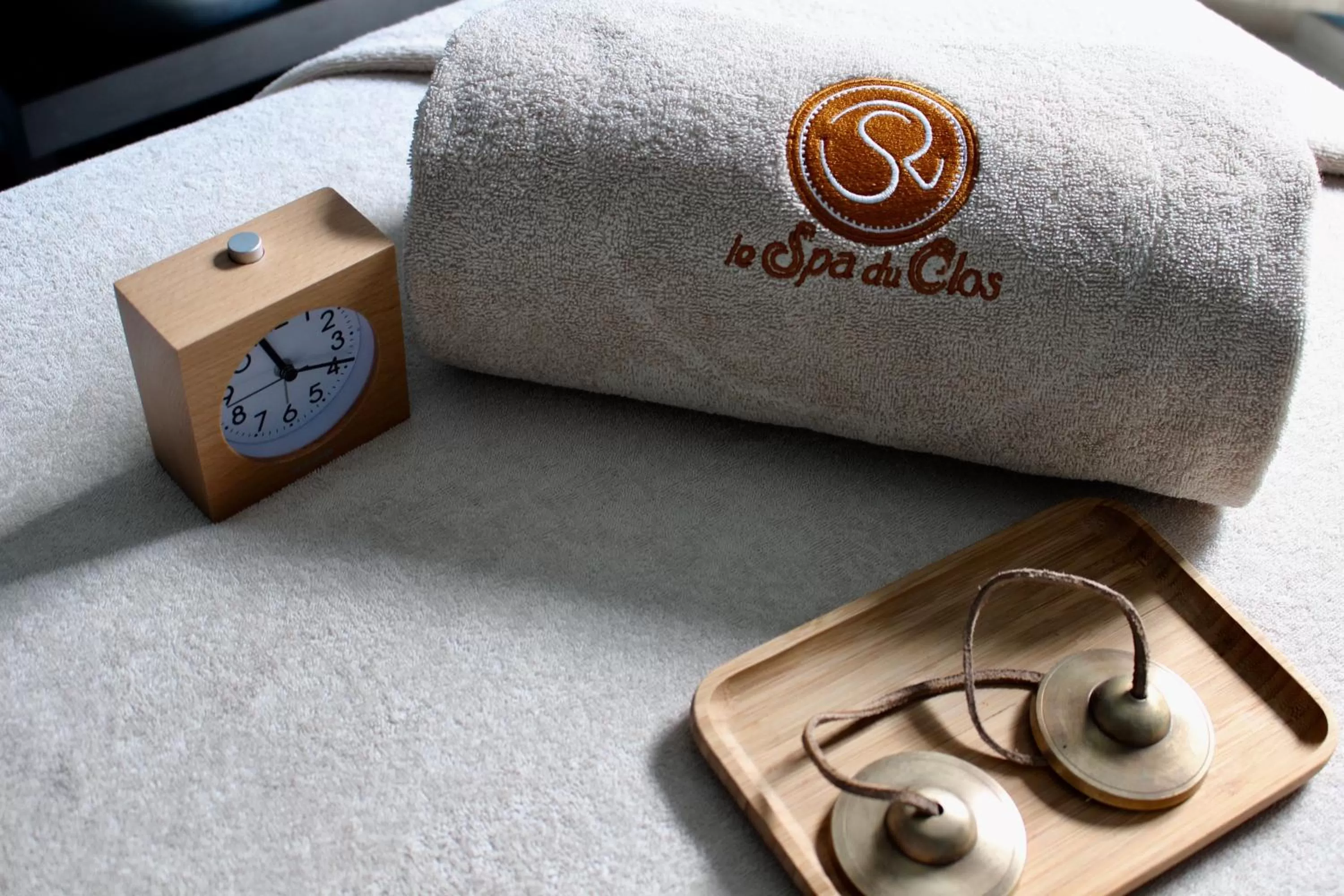 Massage, Bed in Chateau du Clos de la Ribaudiere - Teritoria