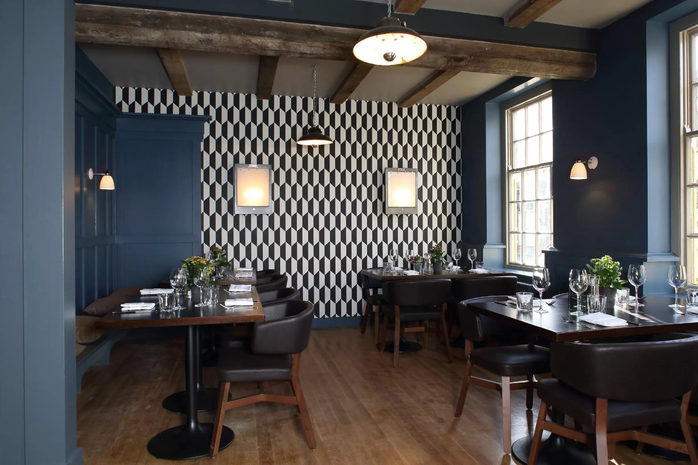 Restaurant/places to eat in The Crown And Thistle, Abingdon