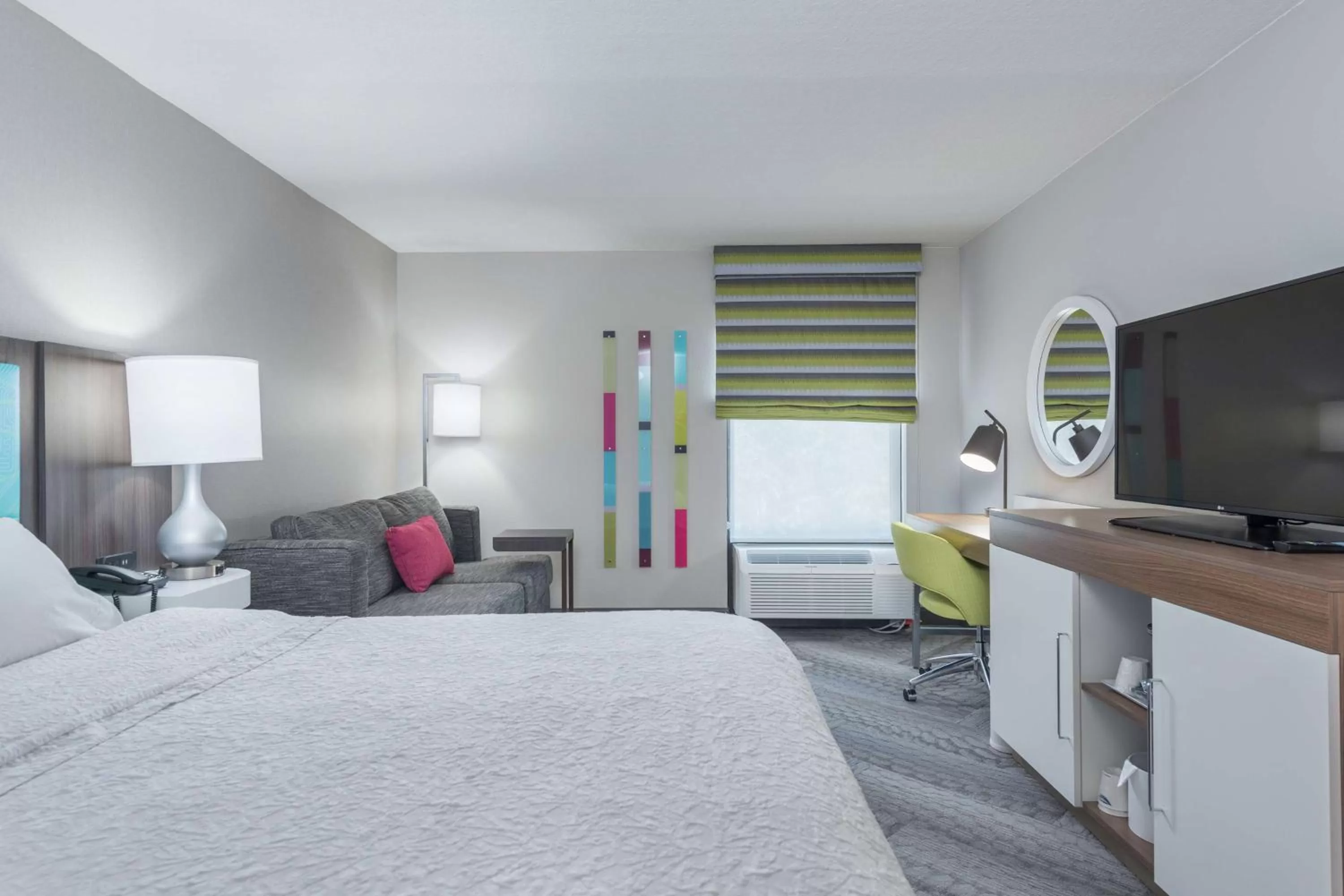 Bedroom, Bed in Hampton Inn Tampa-Veterans Expressway