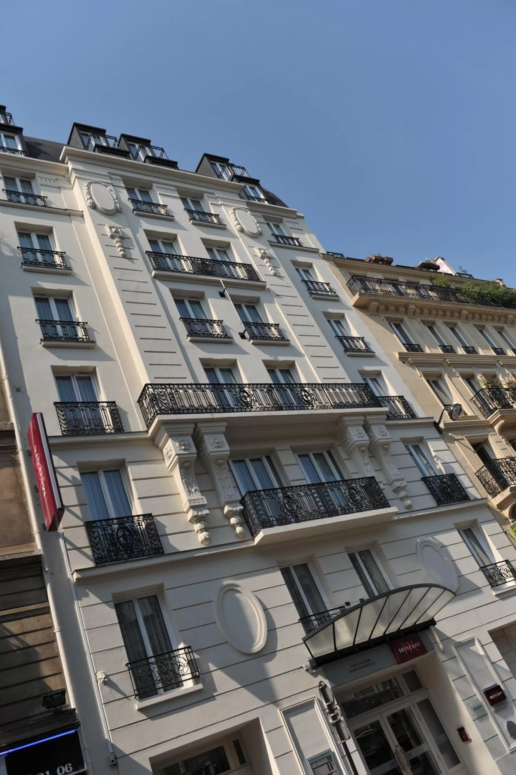 Facade/entrance in Mercure Paris Bastille Marais