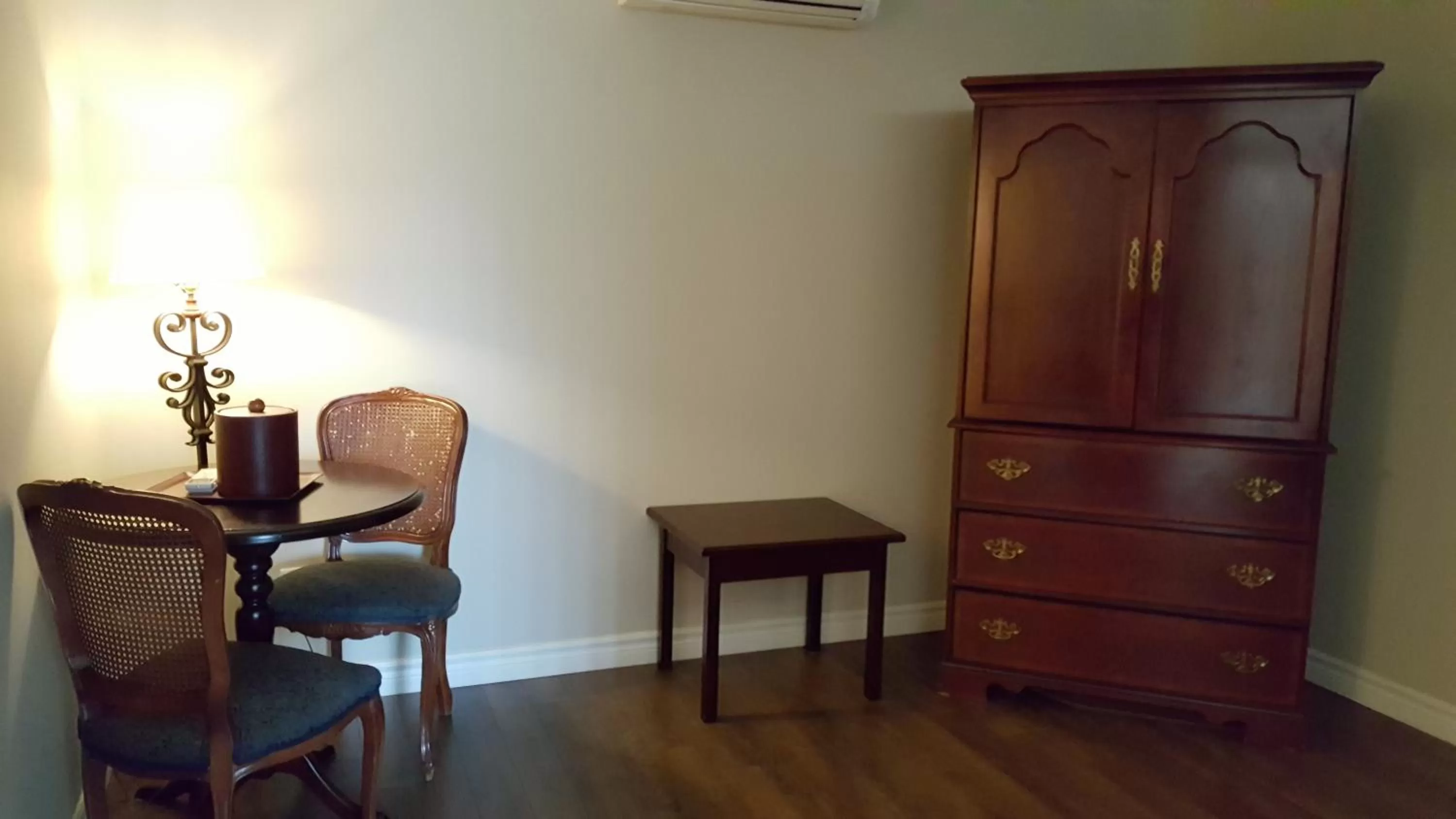 Decorative detail in Duvernay Studios and Suites