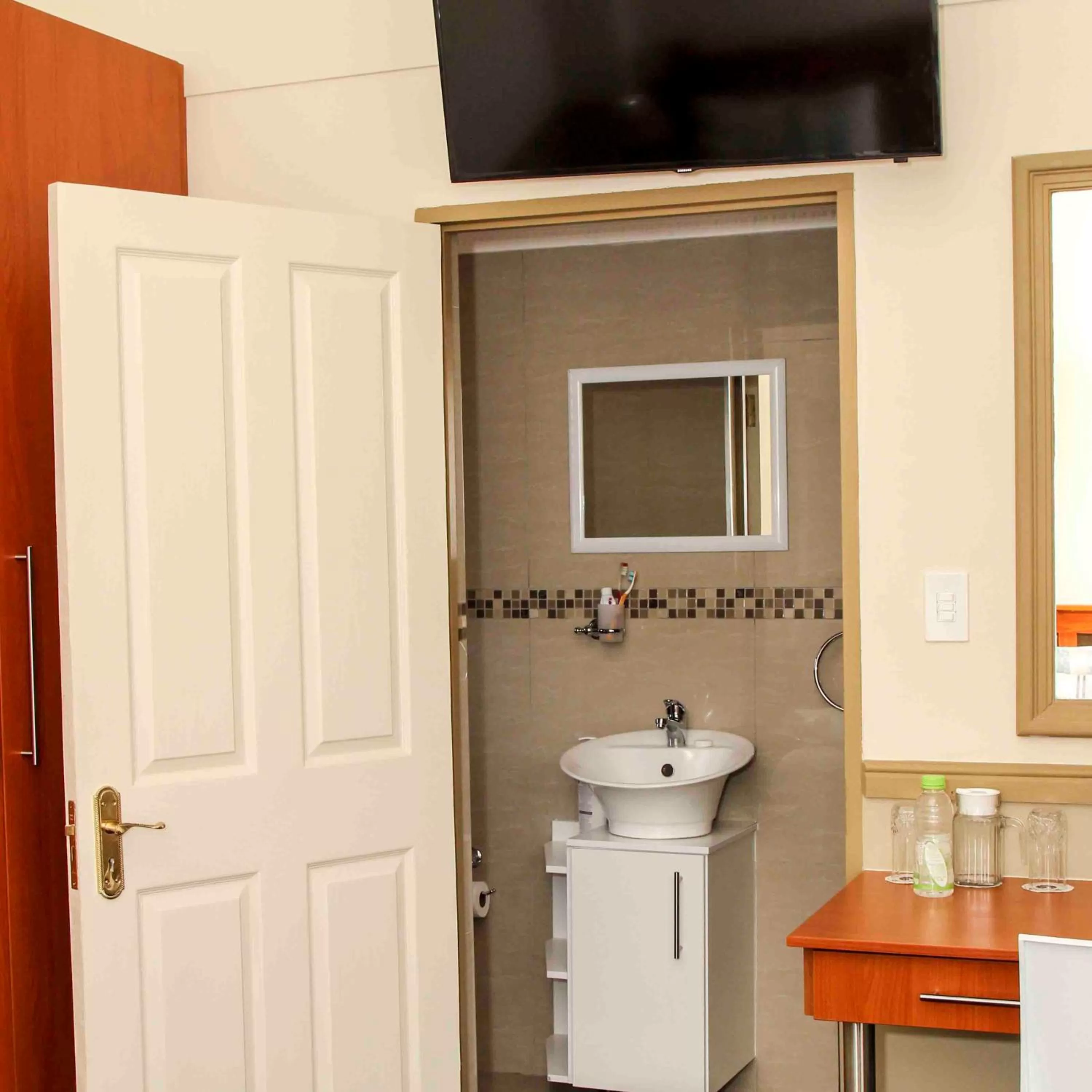 Bathroom in Victoria Heights B&B