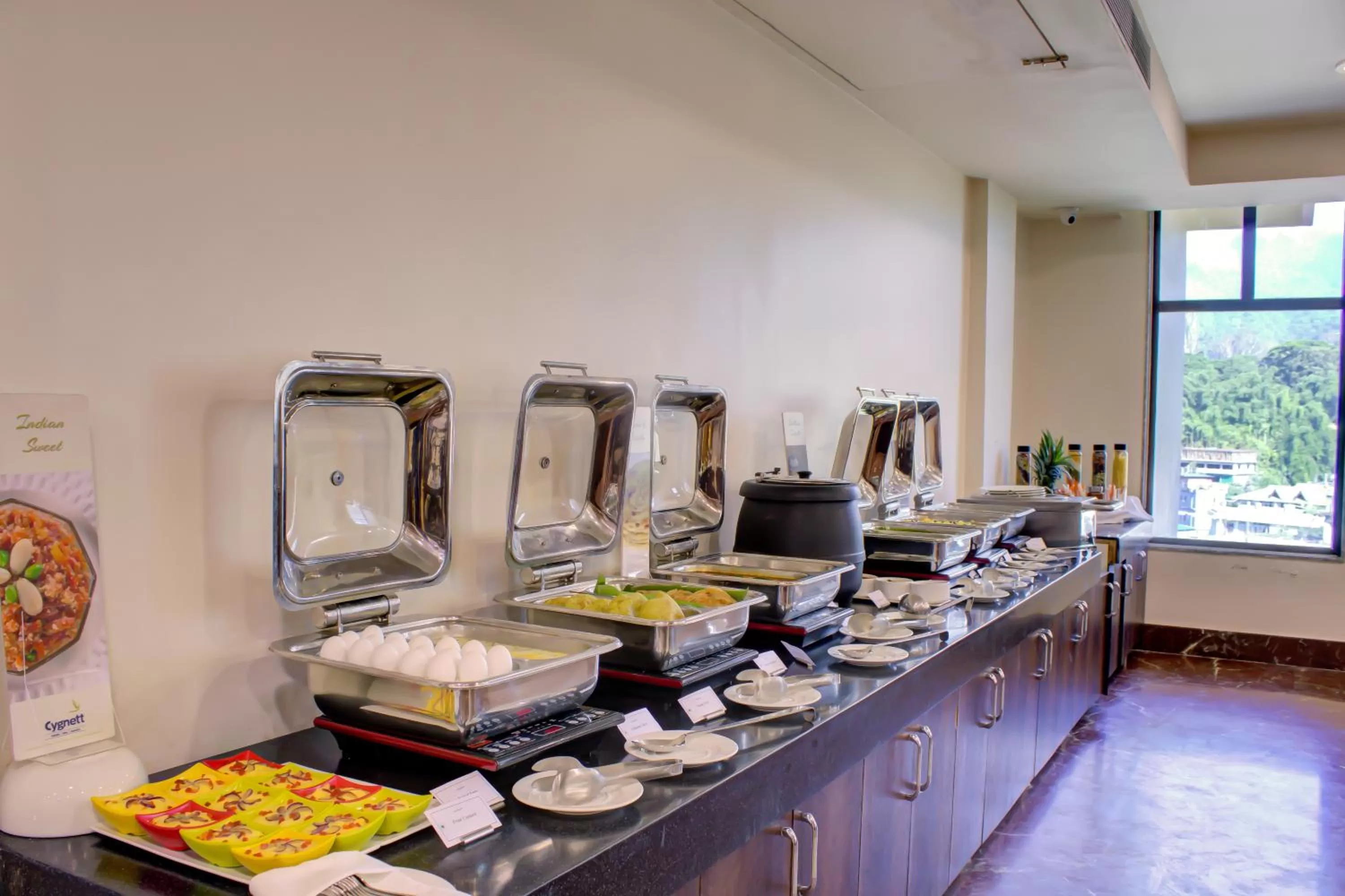 Restaurant/places to eat in Cygnett Inn Trendz