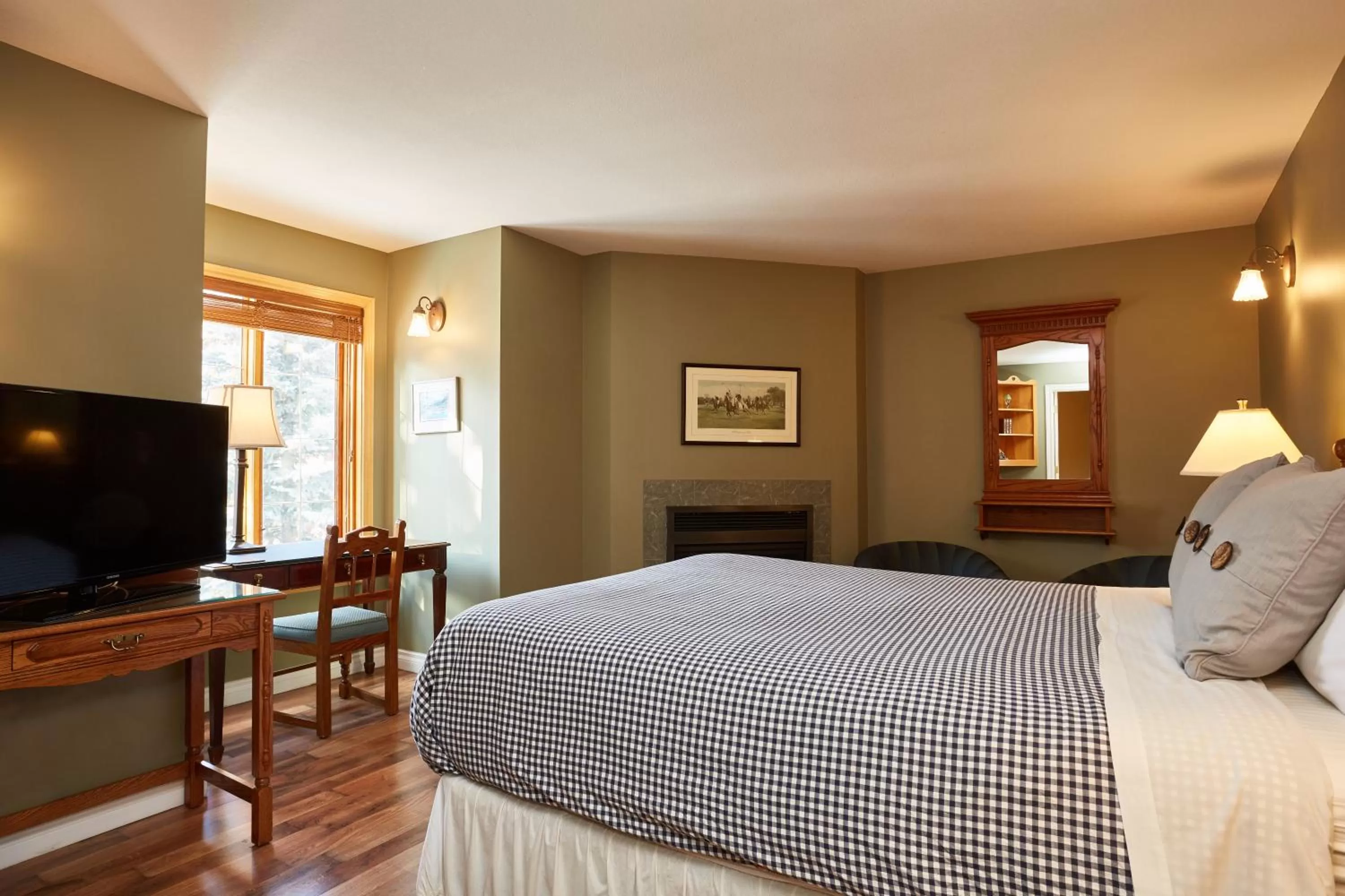 Bedroom, Bed in Lady MacDonald Country Inn