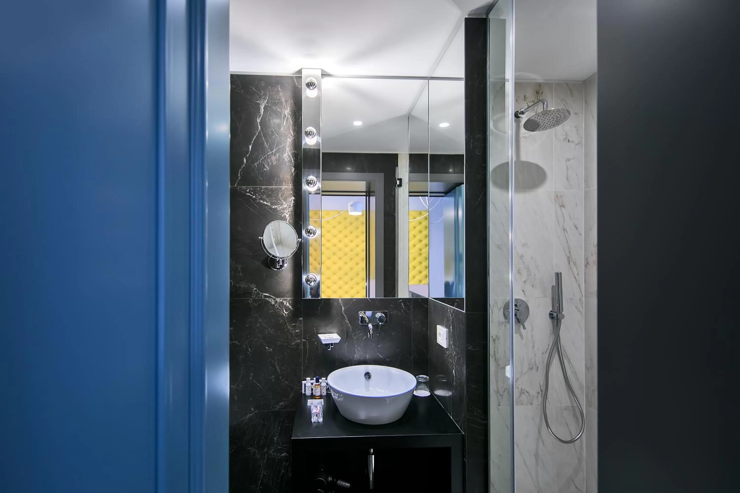 Bathroom in Boutique Centrale Palace Hotel