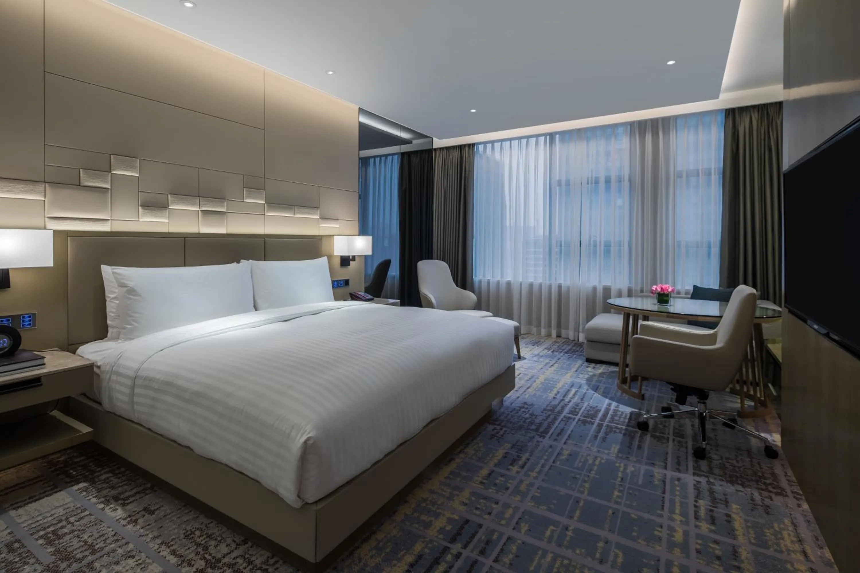 Bed in Chengdu Marriott Hotel Financial Centre