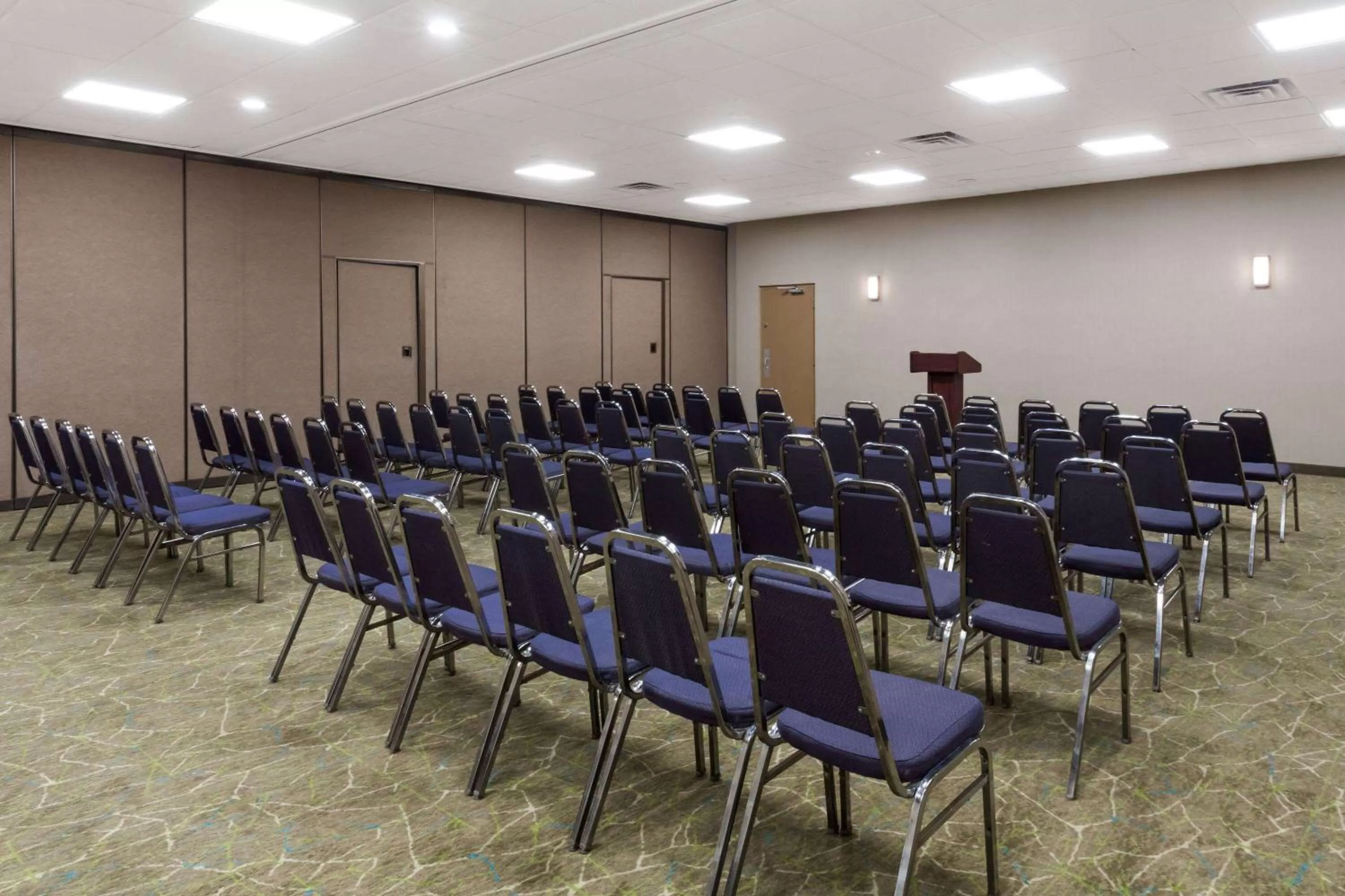 Meeting/conference room in Wyndham Garden Fresno Yosemite Airport