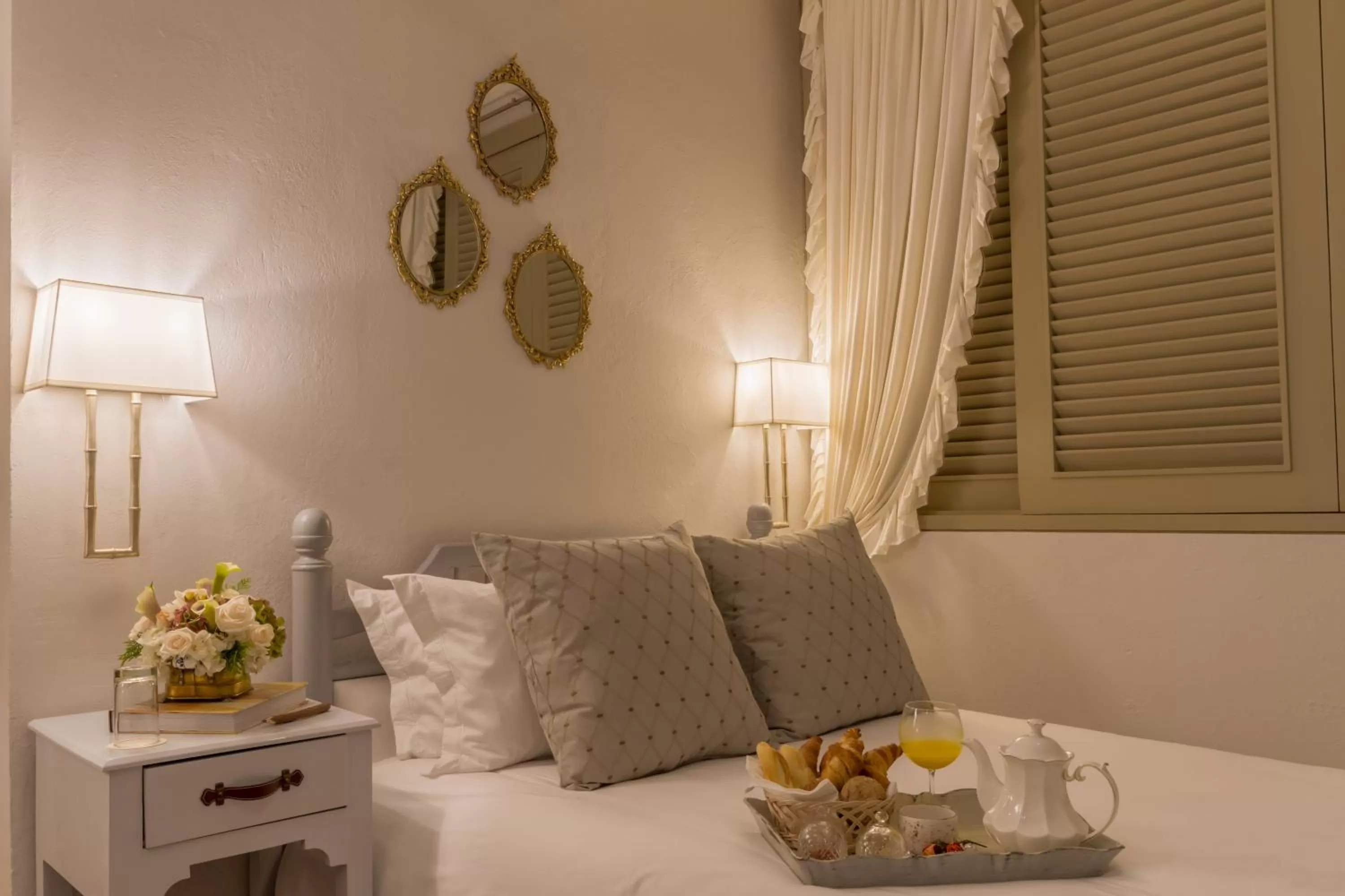 Shower, Bed in Hotel Monaguillo de Getsemaní