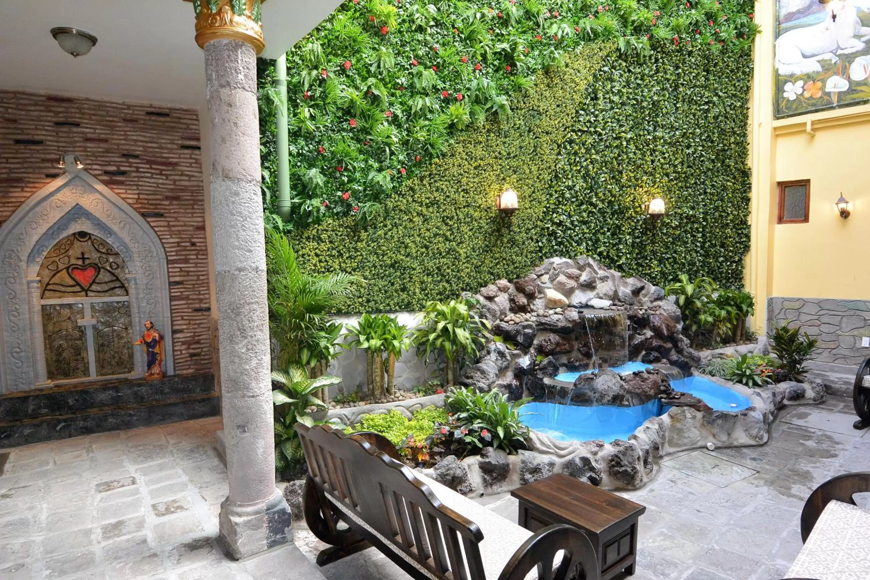 Property building in Hotel La Basílica Quito