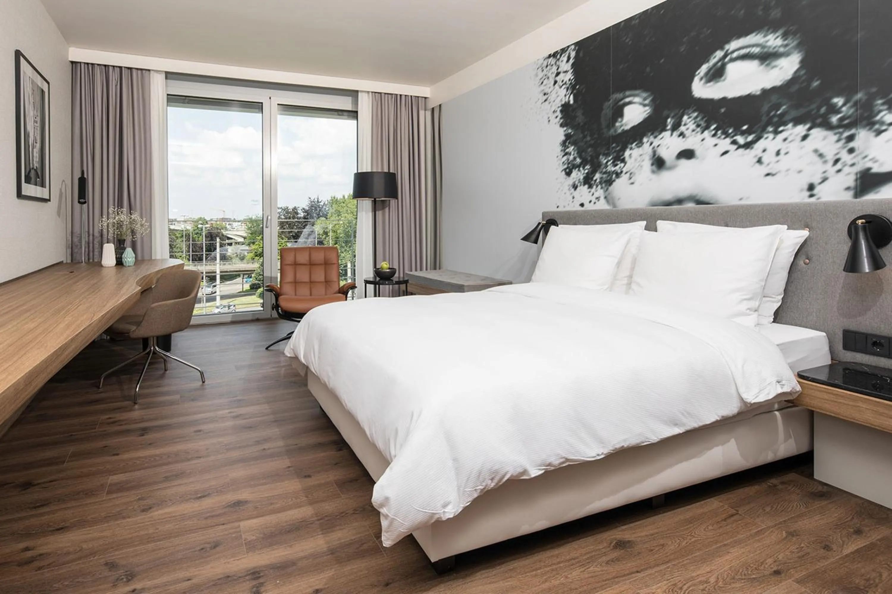 Photo of the whole room, Bed in Radisson Blu Hotel Köln