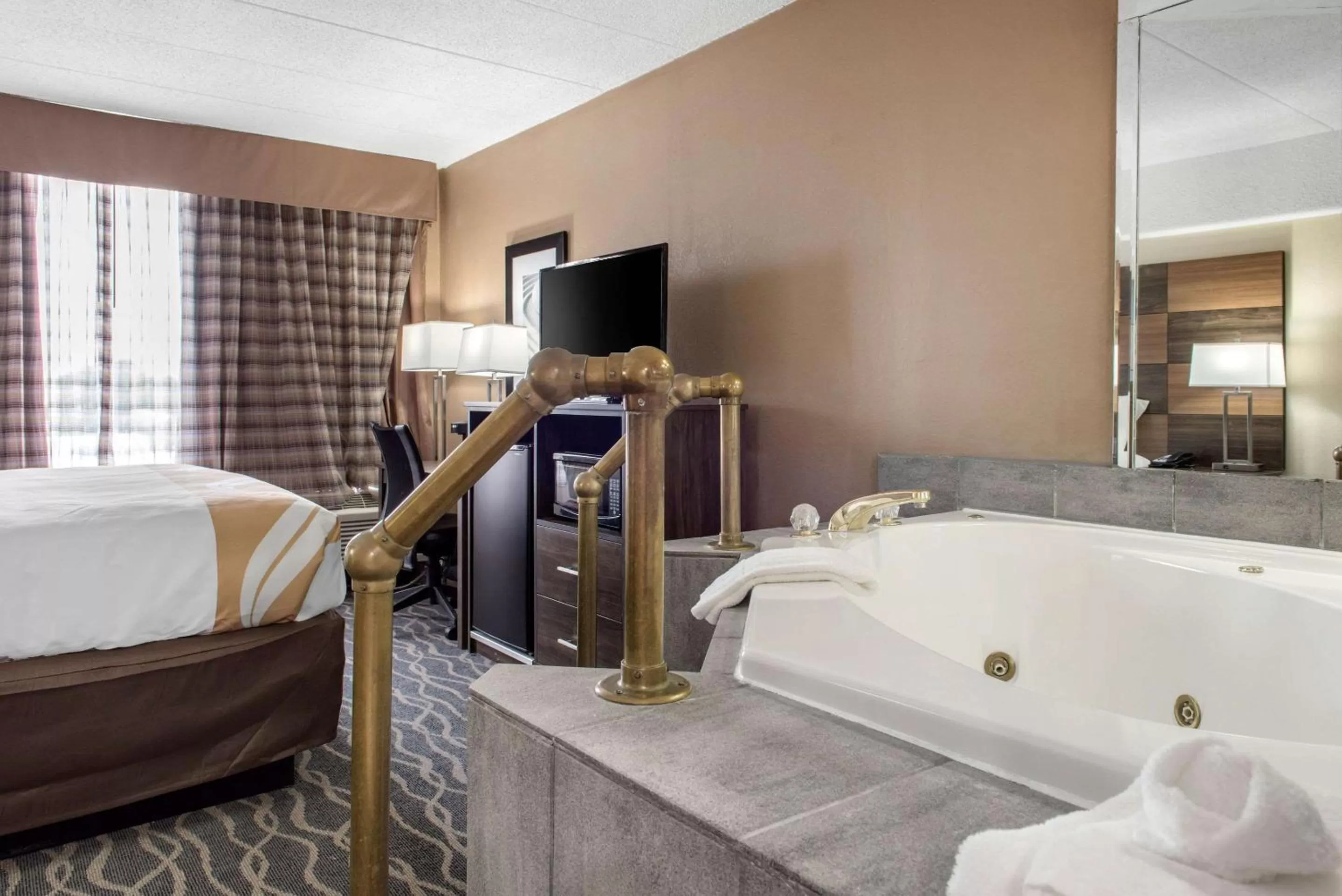 Photo of the whole room, Bed in Quality Inn and Conference Center